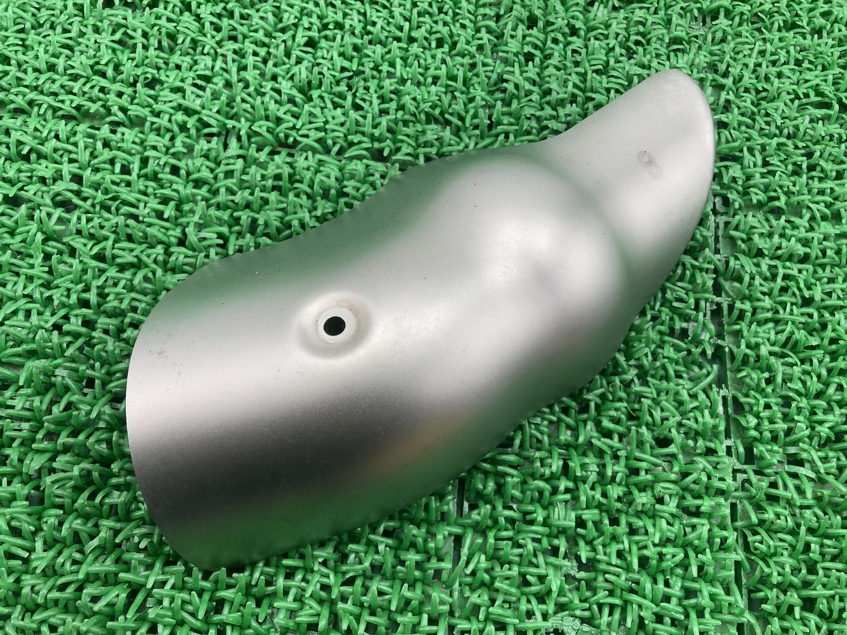 Vツインマグナ250 ヒートガード ホンダ 純正 バイク 部品 MC29-1024*** 曲がりなし 修復素材に 車検 Genuine 【中古】 pM