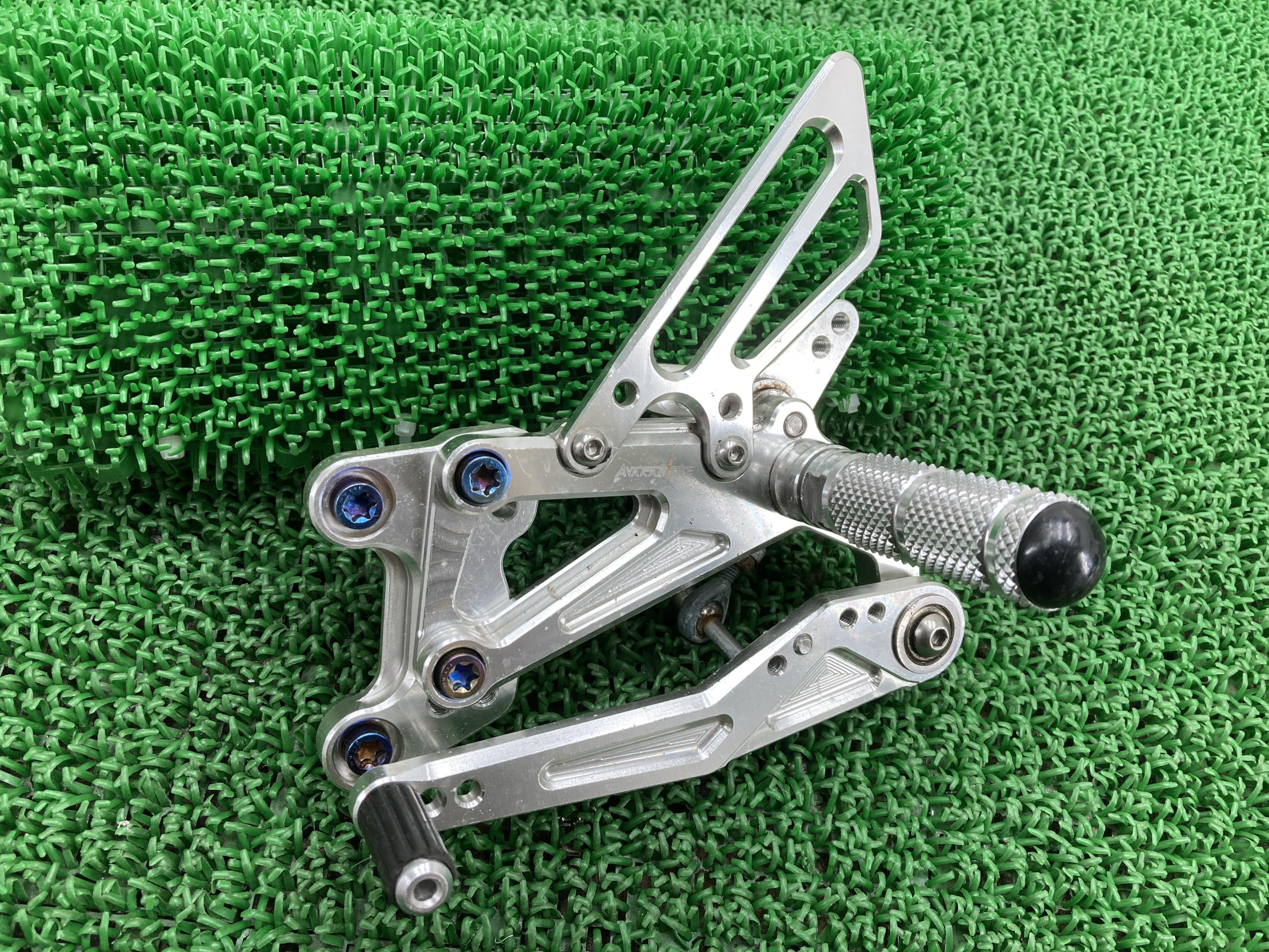 アバランチ製S1000RRバックステップ左社外バイク部品BMWK4610年-14年AVARANCHEアルミ曲がり無し【中古】 92