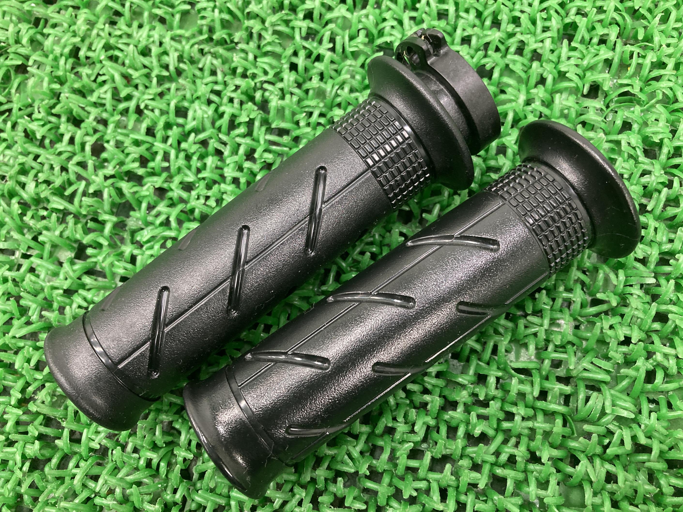ハンドルグリップ左右ホンダ純正バイク部品破れ無し修復素材やノーマル戻しにディオタクトCBCBRなどに車検Genuine【中古】 69