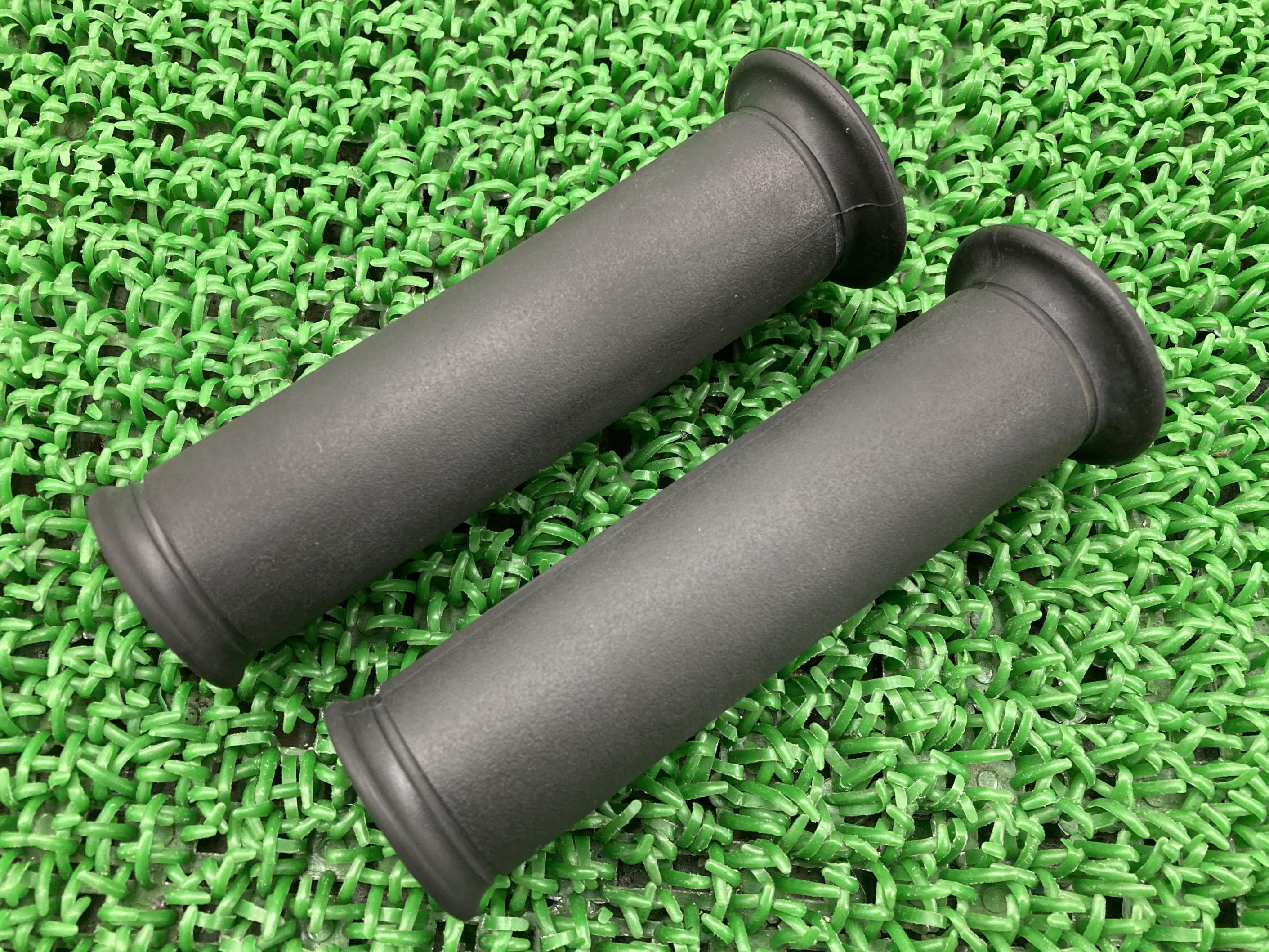 W650ハンドルグリップ左右カワサキ純正バイク部品美品W400にも破れなしそのまま使える車検Genuine【中古】