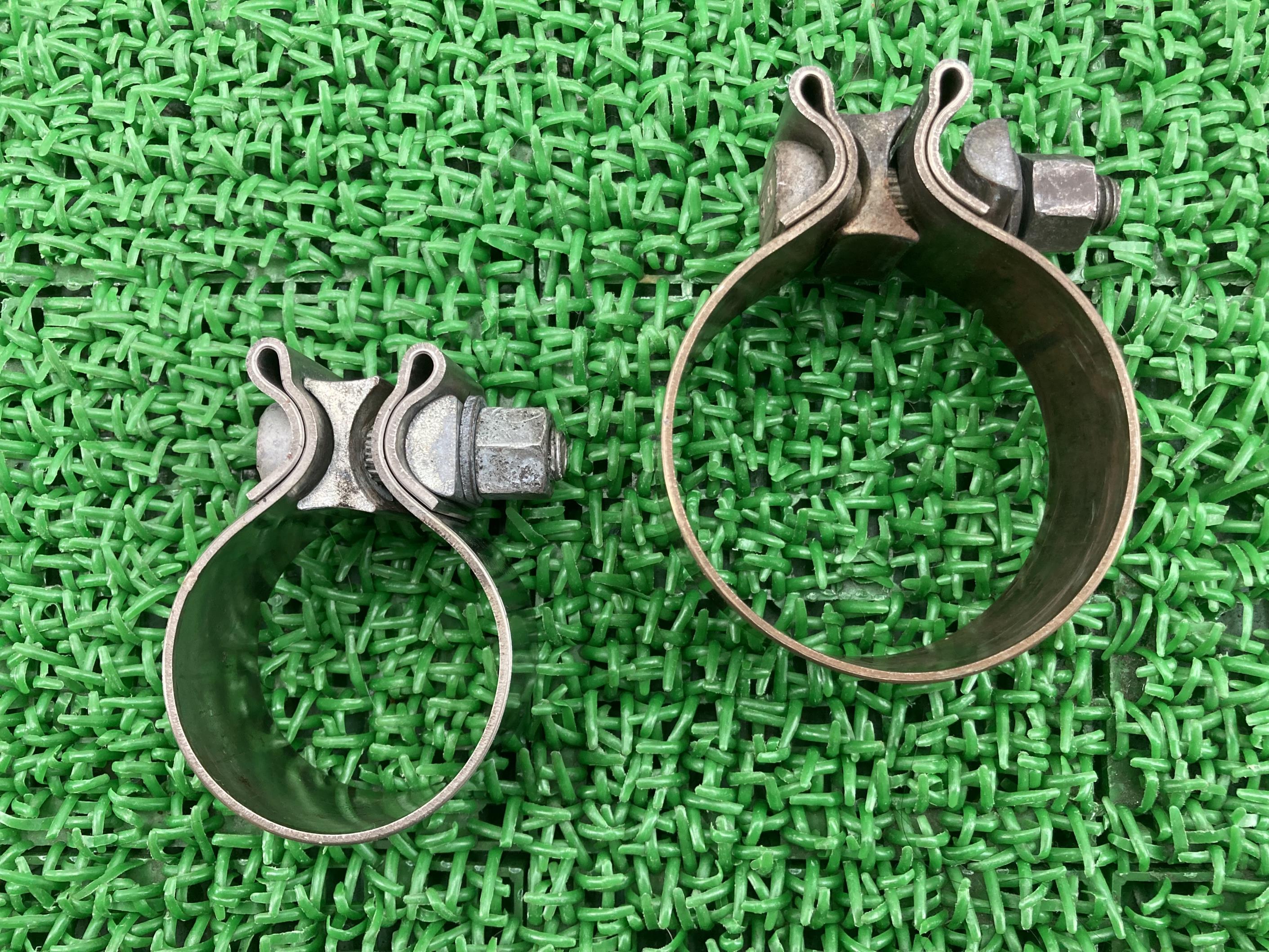 マフラークランプハーレー純正バイク部品ミルウォーキーエンジン用歪み無しそのまま使える車検Genuine【中古】 21