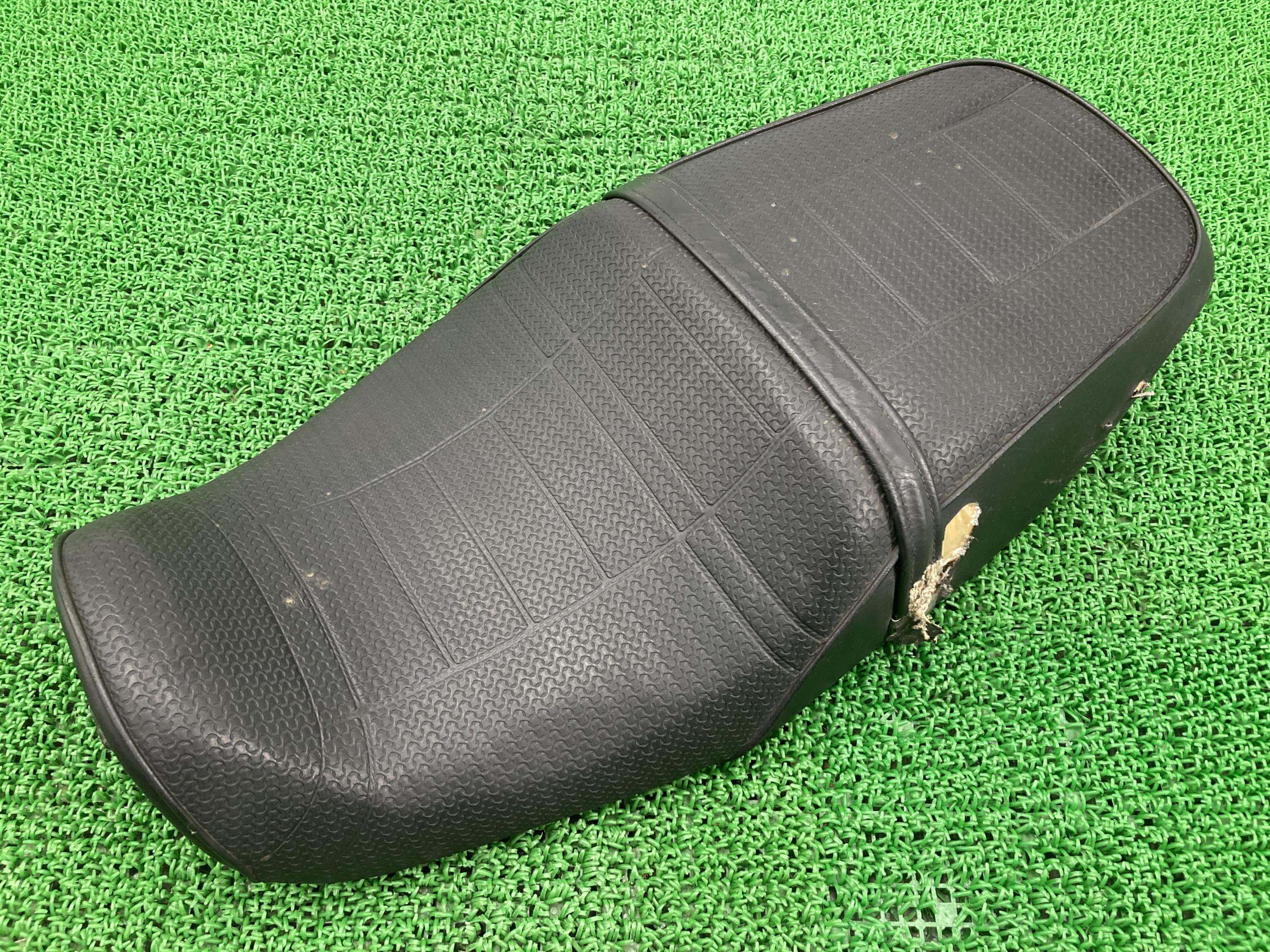 ZRX400 シート カワサキ 純正 バイク 部品 ZR400E ZRX-2にも 修復素材や張替えベースに 車検 Genuine 【中古】