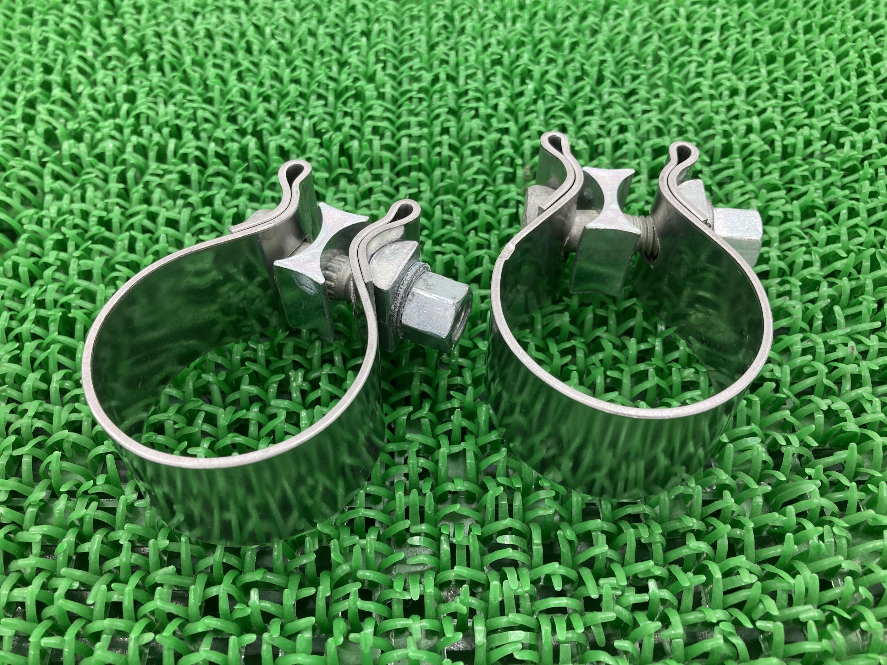 マフラークランプ ハーレー 純正 バイク 部品 2個セット FXFB1750にて使用 ソフテイル ファットボブ 車検 Genuine 【中古】 53