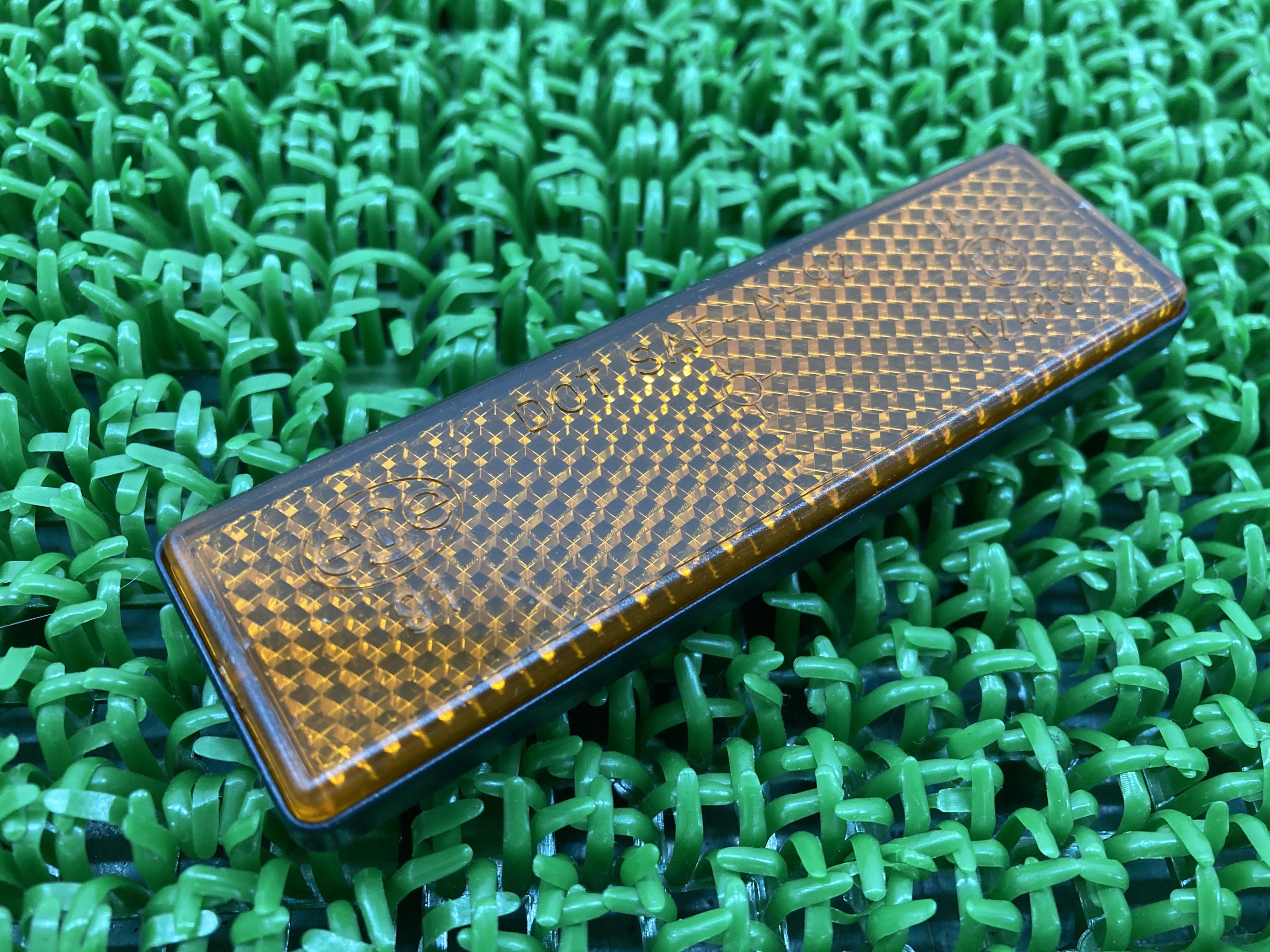 リフレクター ドゥカティ 純正 バイク 部品 反射板 モンスター ムルティストラーダ Xディアベル スクランブラー 割れ欠け無し 車検 Genuine 【中古】