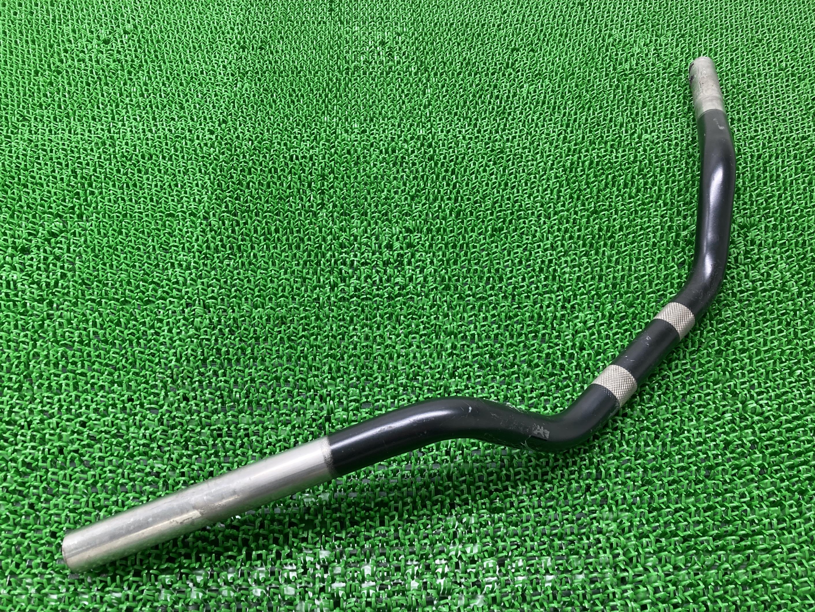 XL883Nハンドル黒ハーレー純正バイク部品幅740mm曲がり無しアイアン車検Genuine【中古】 49