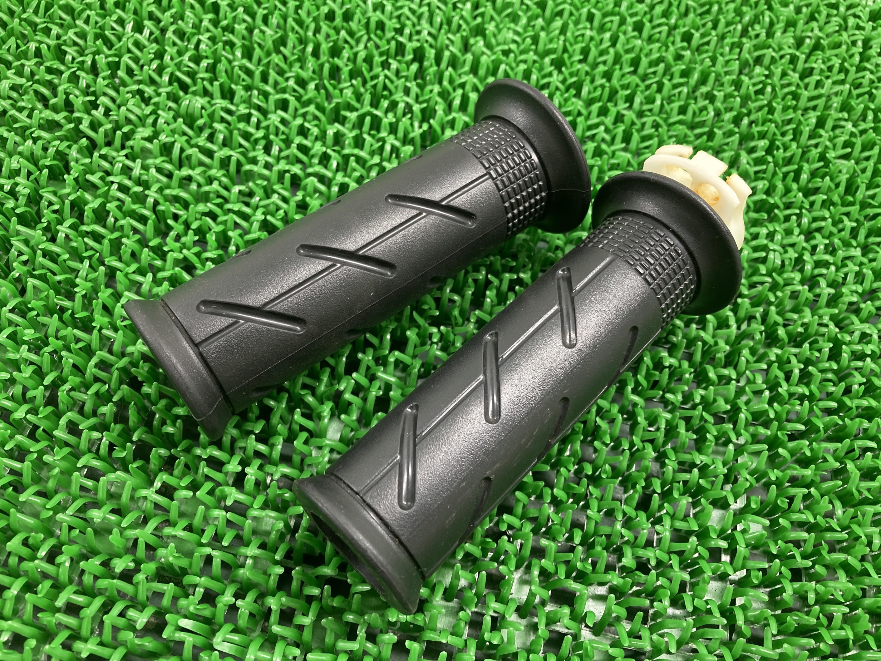 フォルツァハンドルグリップ左右ホンダ純正バイク部品MF08スロットルホルダー破れなしコンディション良好車検Genuine【中古】 47