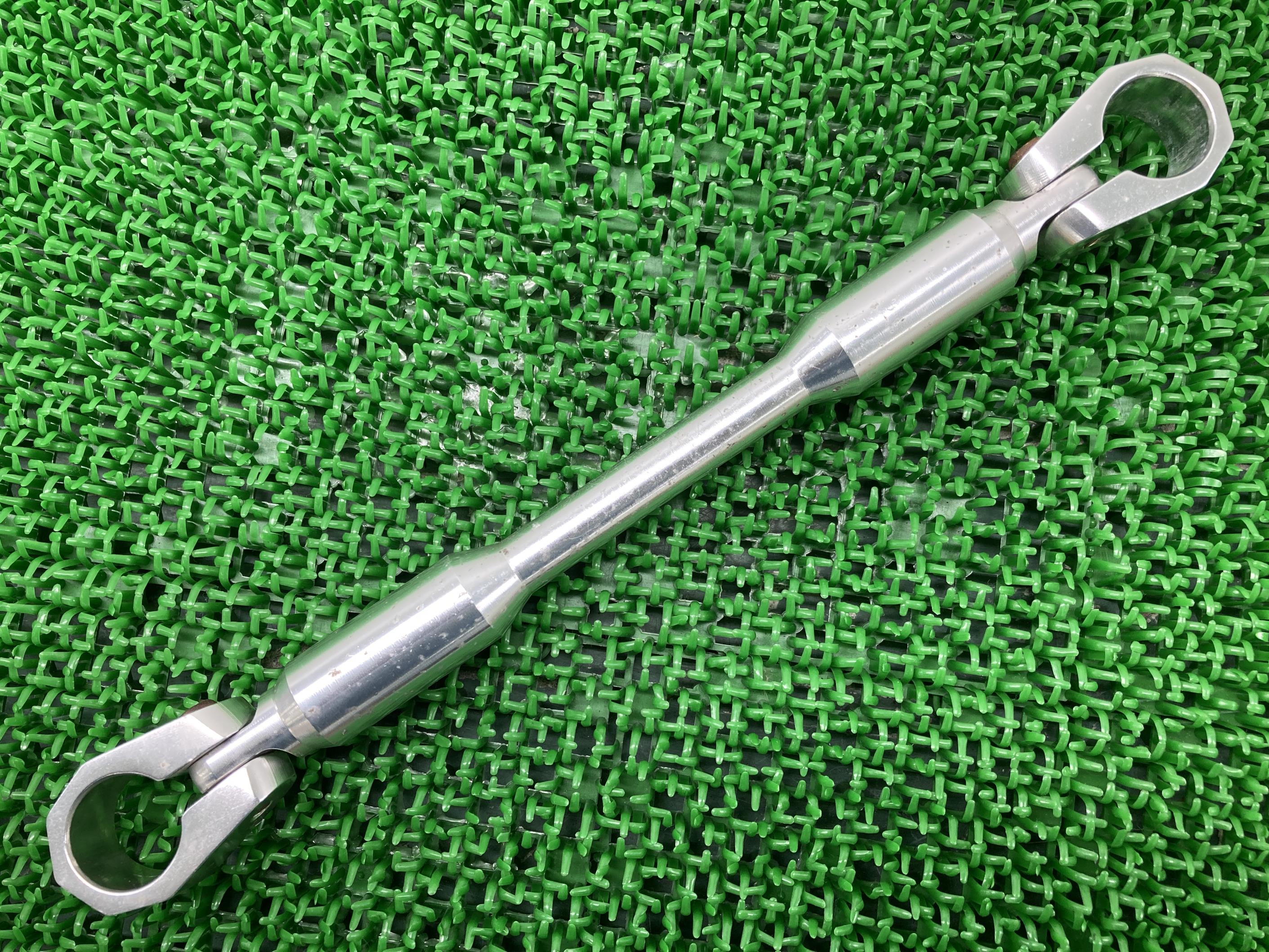 ZRX400ハンドルブレースバー銀社外バイク部品クランプバー22.2φクランプピッチ255mm曲がり無し品薄希少品【中古】 29