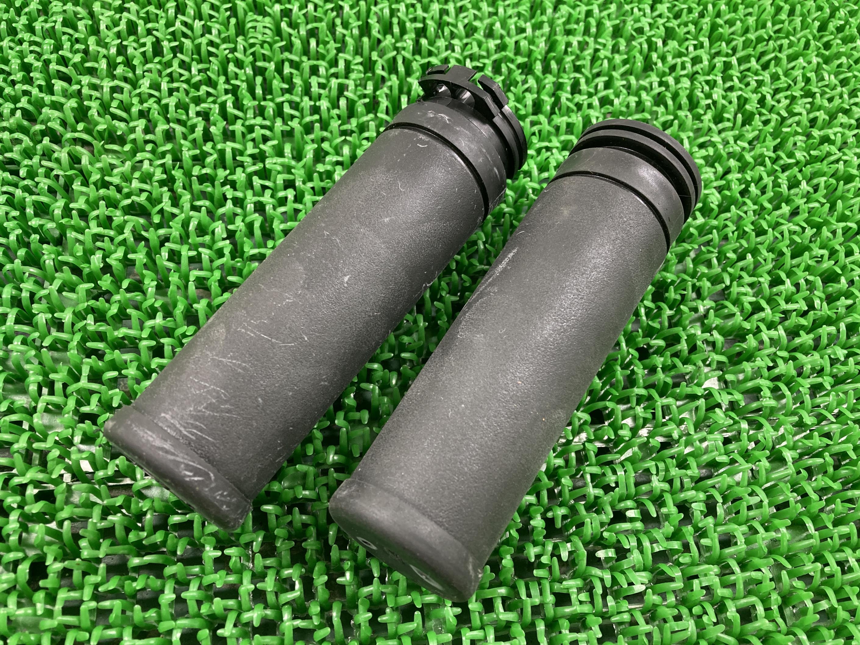 FLSTC1580ハンドルグリップ左右ハーレー純正バイク部品2008年式外し5HD1BW5198Y066***破れなしソフテイル車検Genuine【中古】 88