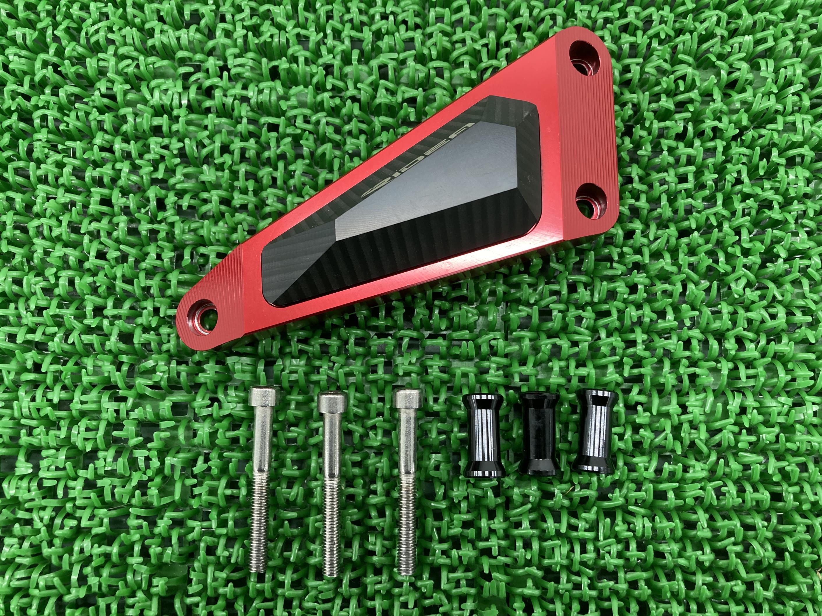 リデア製MT-09エンジンプロテクター右赤/黒社外バイク部品RN34JRIDEAエンジンスライダーコンディション良好コケキズ無し割れ欠け無し【中古】 3