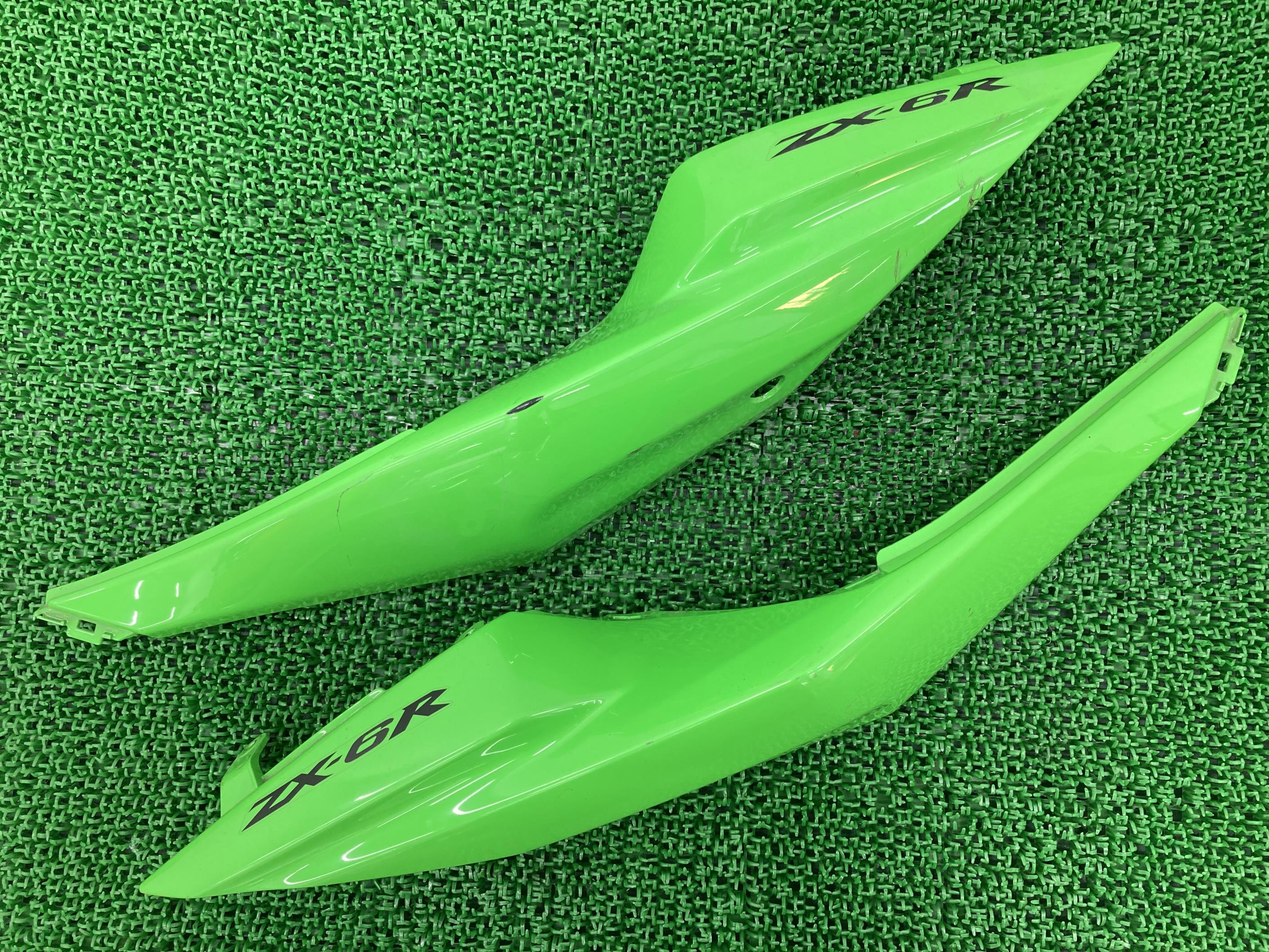 ZX-6R シートカウル 左右 緑 カワサキ 純正 バイク 部品 ZX636G ZX600R 36040-0087 36040-0088 ニンジャ NINJA 車検 Genuine 【中古】