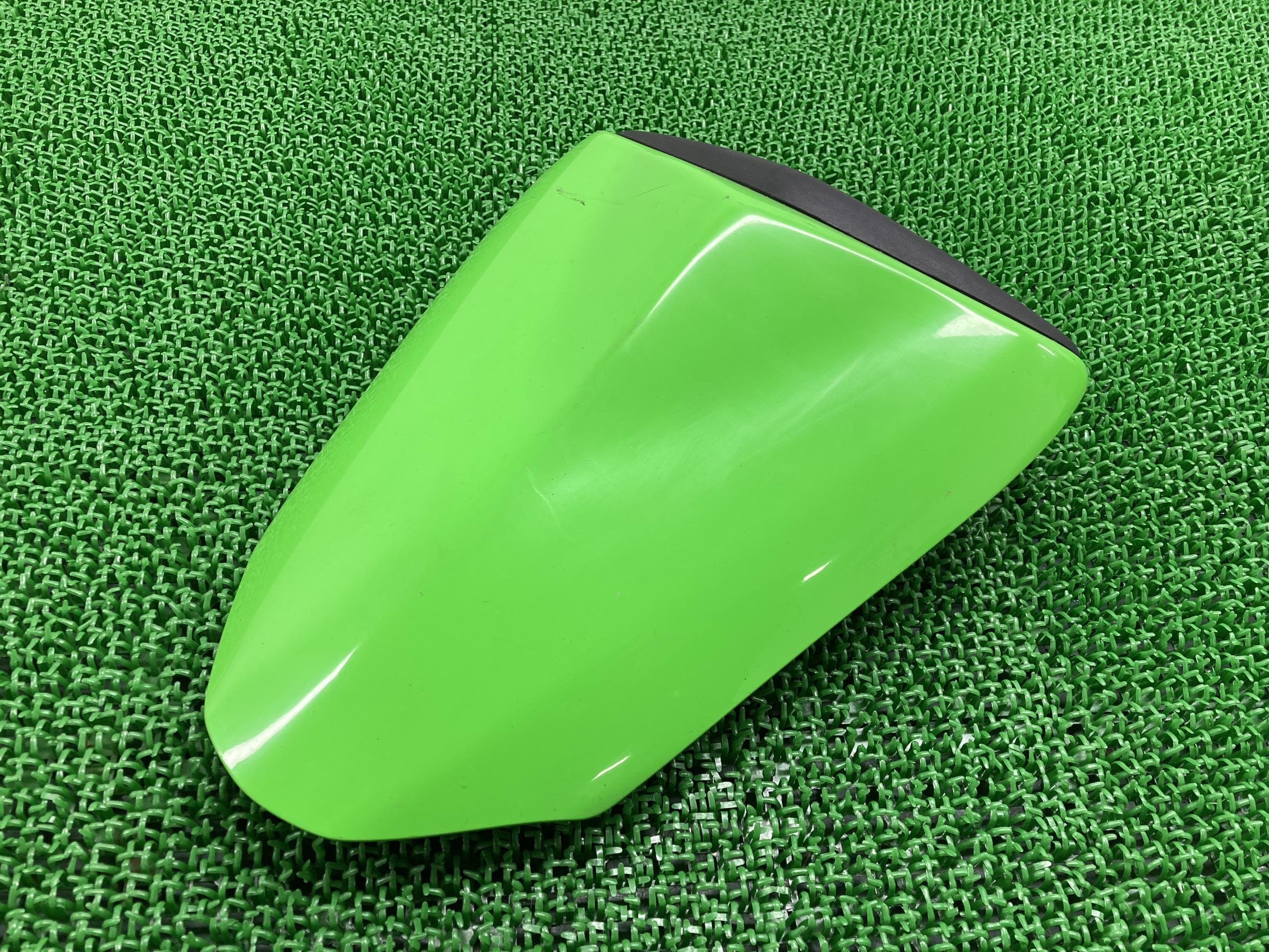 ZX-6R シングルシートカウル 緑 カワサキ 純正 バイク 部品 ZX600R 割れ欠け無し 品薄 希少品 車検 Genuine 【中古】