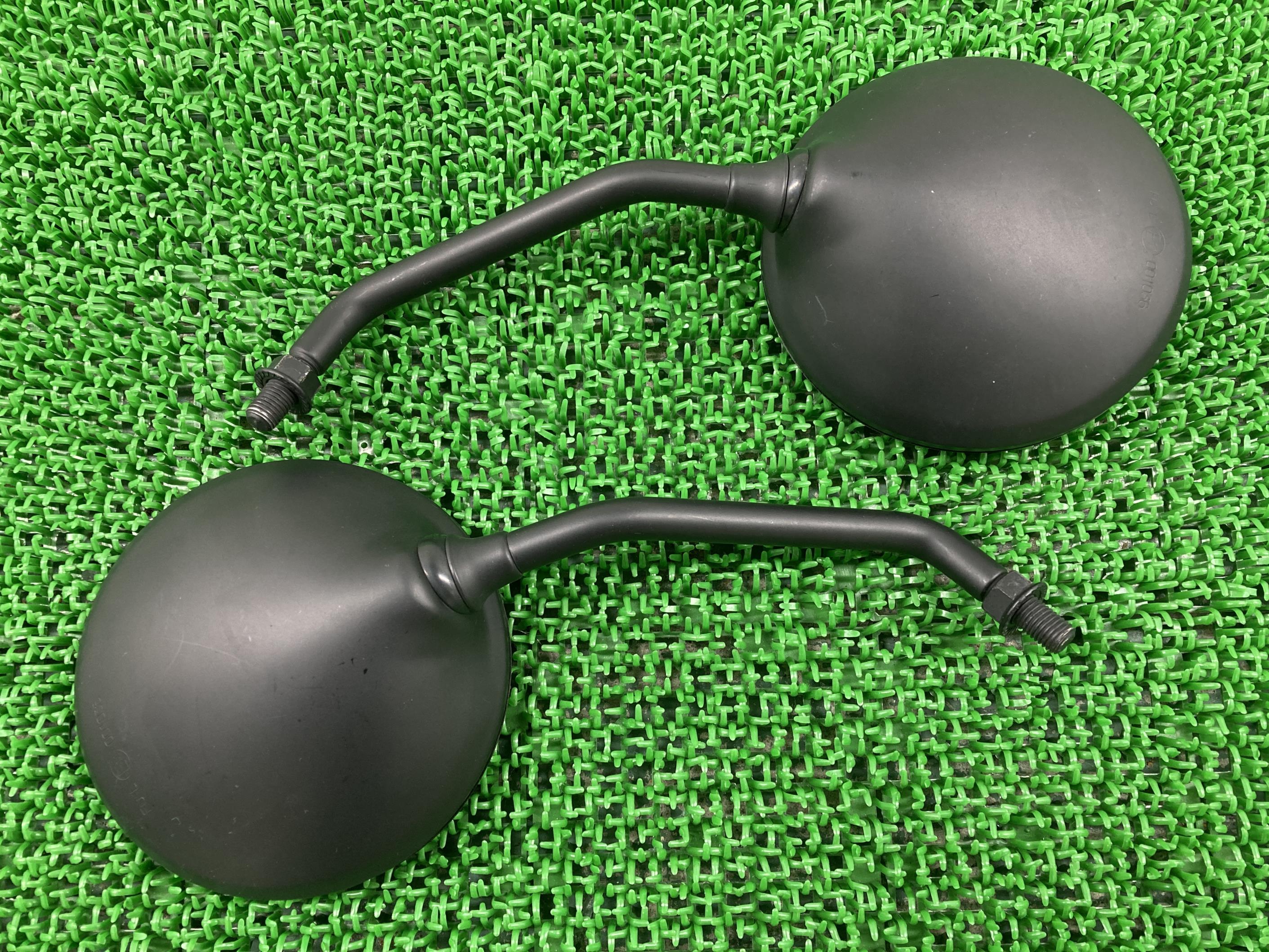 スクランブラーSIXTY2 ミラー 左右 ML0KA00AAHT001*** ドゥカティ 純正 バイク 部品 2017年式外し SCRAMBLER 正逆10mm コンディション良好 車検 Genuine 【中古】