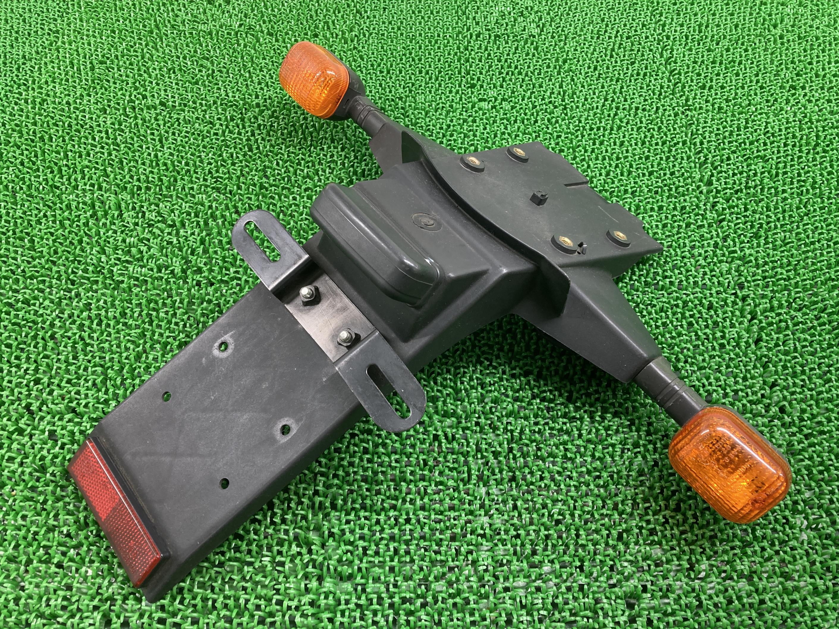 M900 リアフェンダー ドゥカティ 純正 バイク 部品 モンスター MONSTER ウインカー 割れ欠け無し 車検 Genuine 【中古】 69