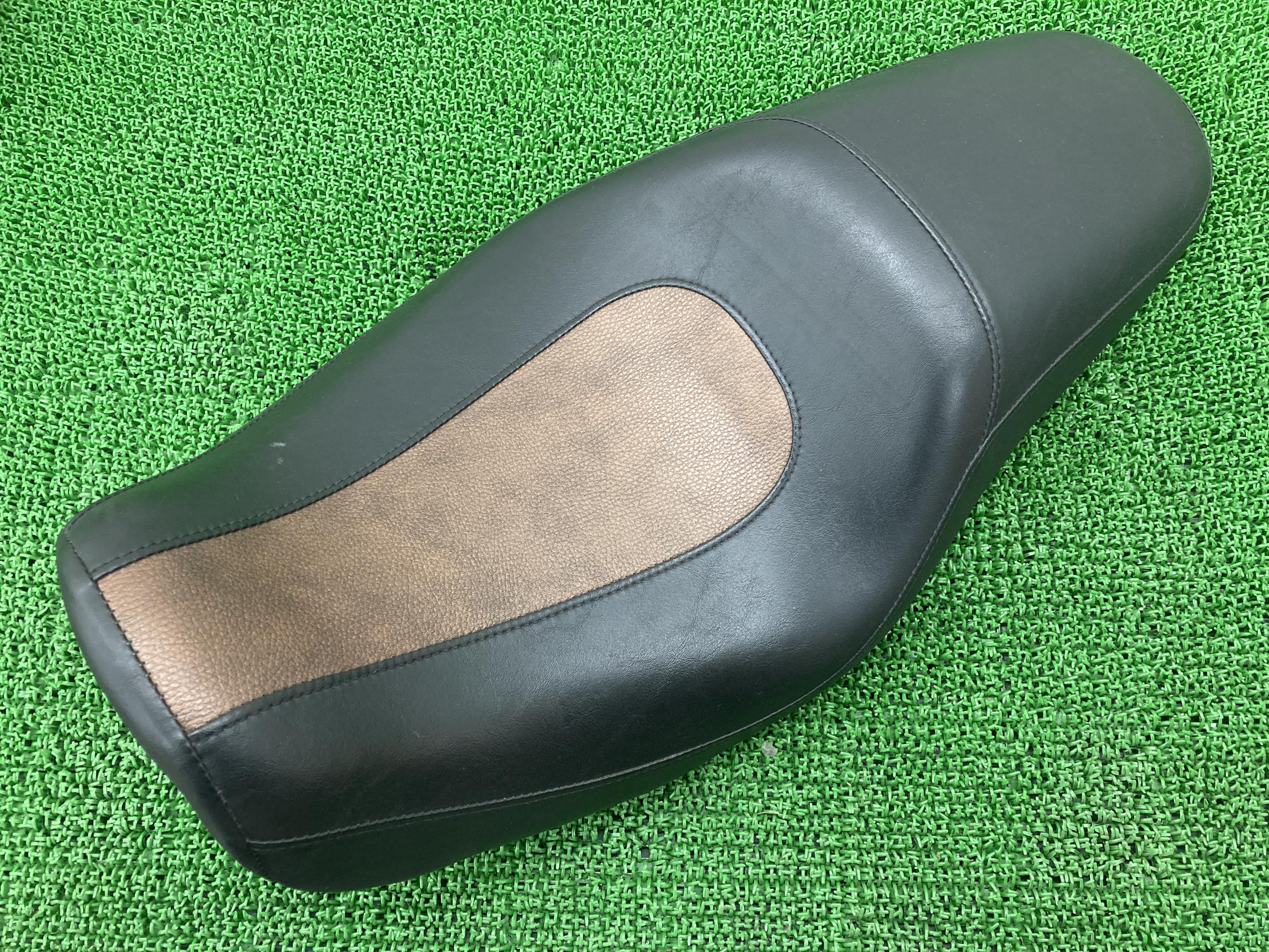 FXDL1580シートハーレー純正バイク部品ダイナローライダー破れ無し品薄希少品車検Genuine【中古】 56