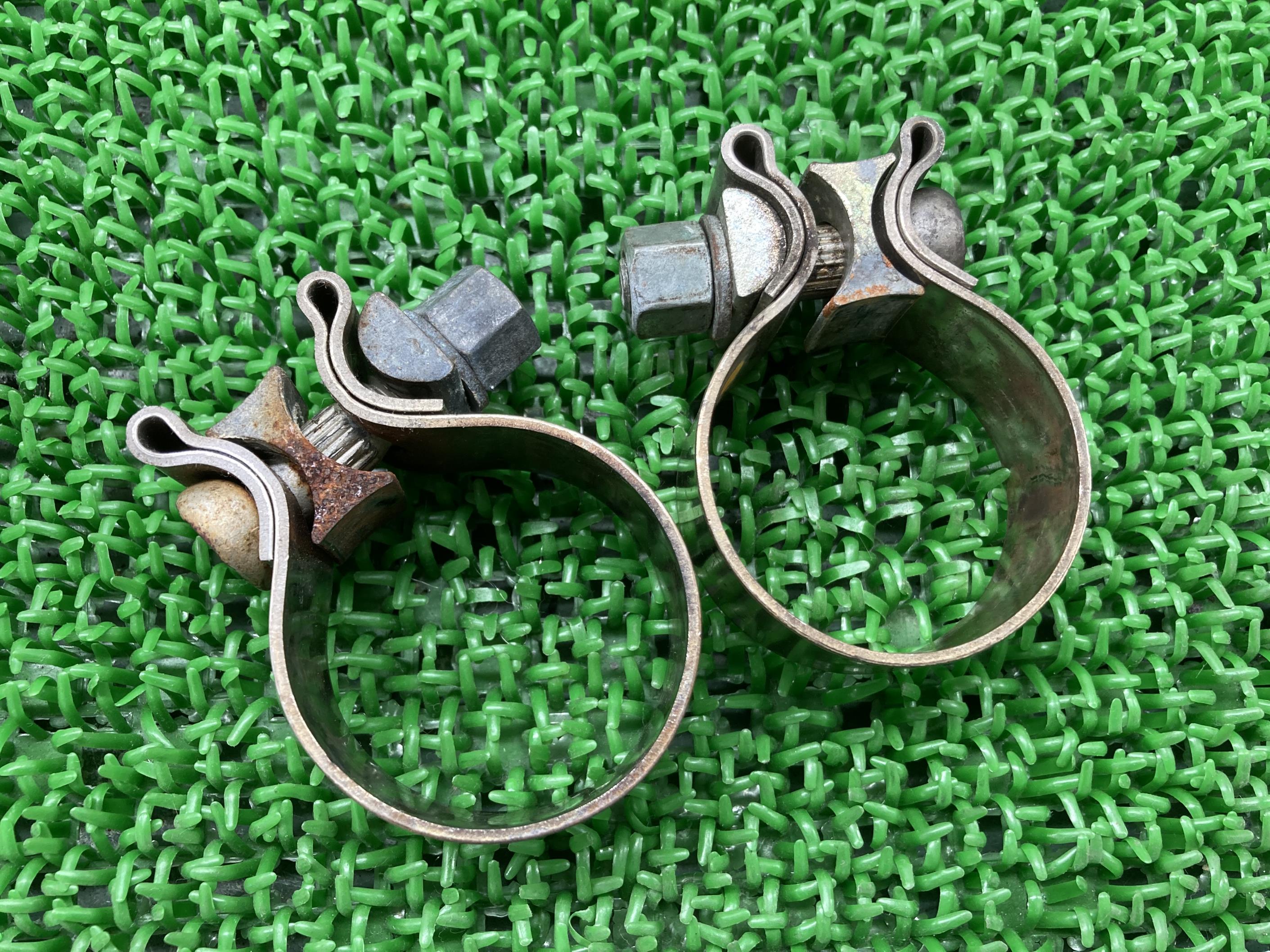 マフラークランプハーレー純正バイク部品2個セットサイレンサーバンドソフテイルダイナツーリングスポーツスター車検Genuine【中古】 96