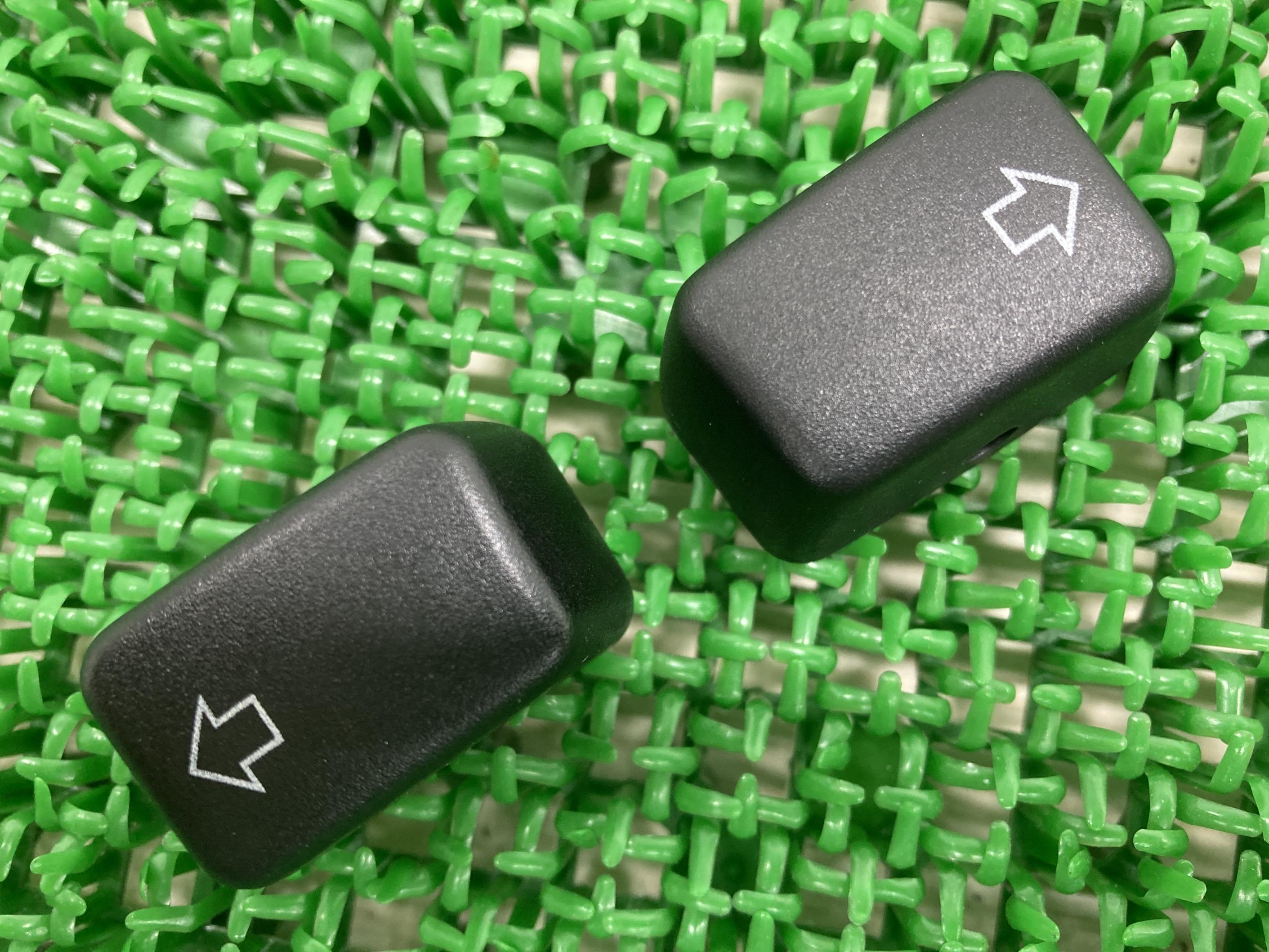 ウインカースイッチ左右ハーレー純正バイク部品スポーツスターダイナソフテイルスイッチカップコンディション良好割れ欠け無し車検Genuine【中古】 58