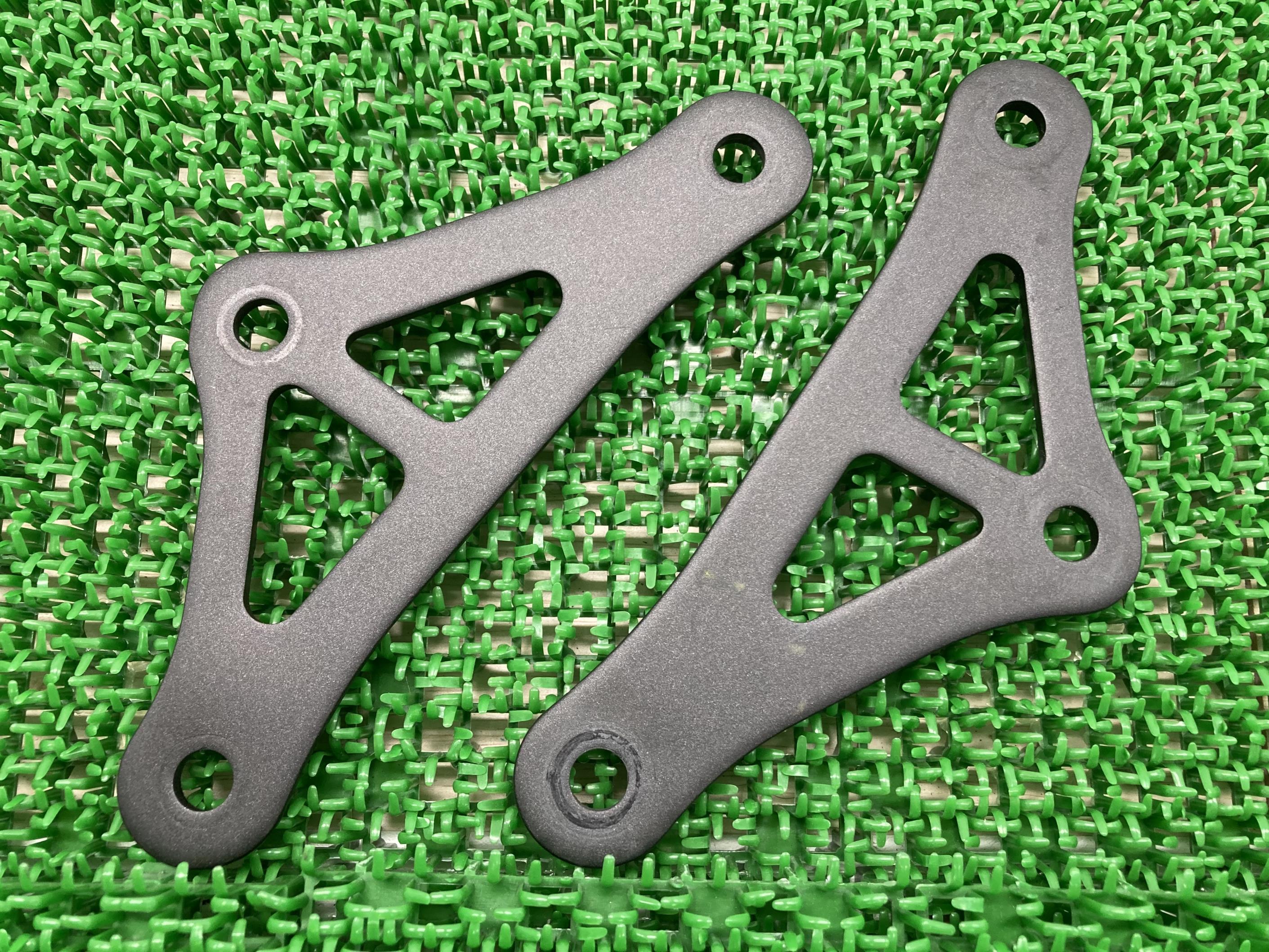 Z900RS リアサスペンションリンクプレート 左右 カワサキ 純正 バイク 部品 ZR900C コンディション良好..