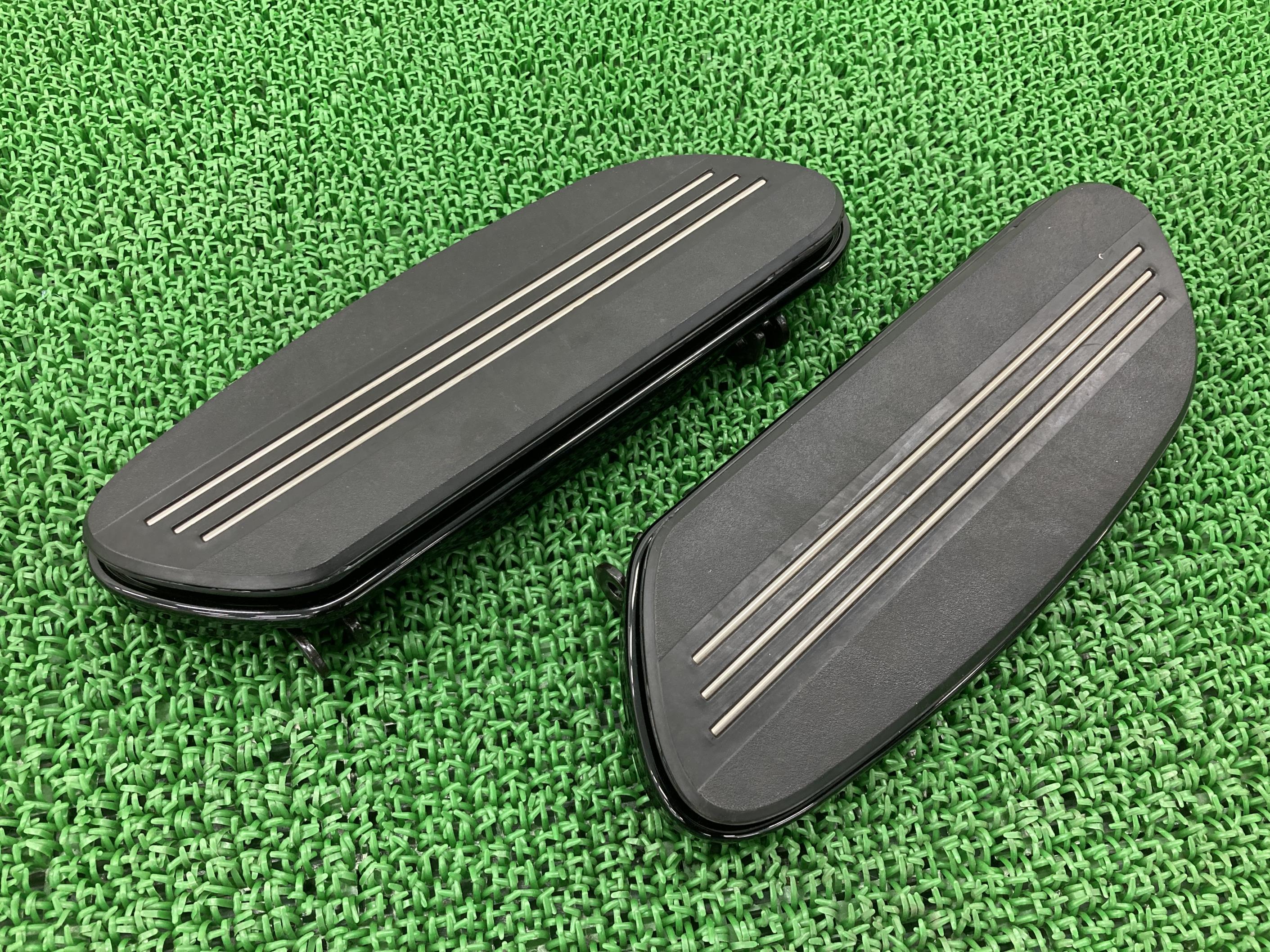 ソフテイルステップボード左右ハーレー純正バイク部品ストリームライナーライダーフットボードコンディション良好車検Genuine【中古】 54