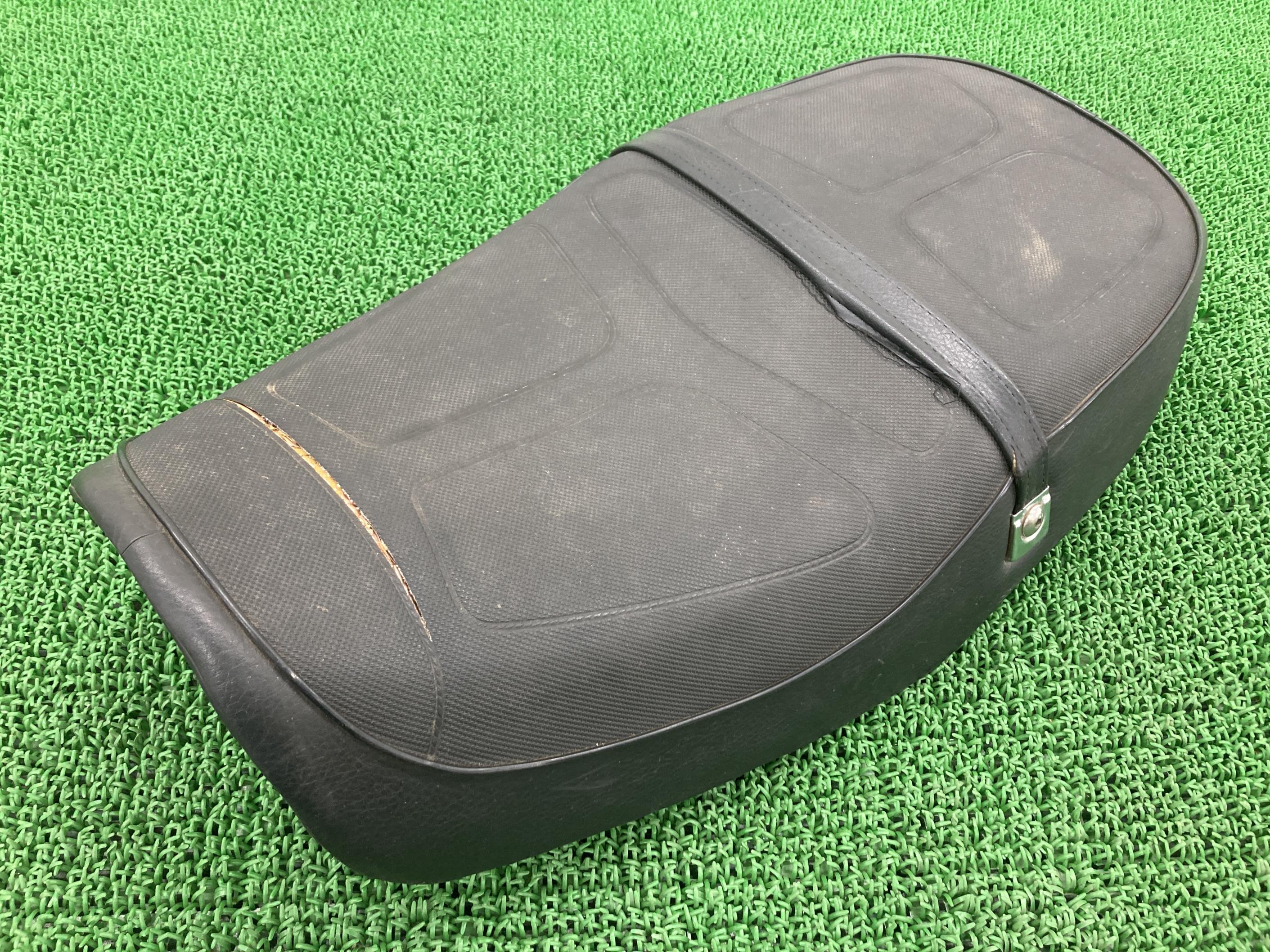 GSX400インパルス シート スズキ 純正 バイク 部品 GK79A 修復素材や張り替えベースに 人気のノーマルシート 品薄 希少品 車検 Genuine 【中古】 73