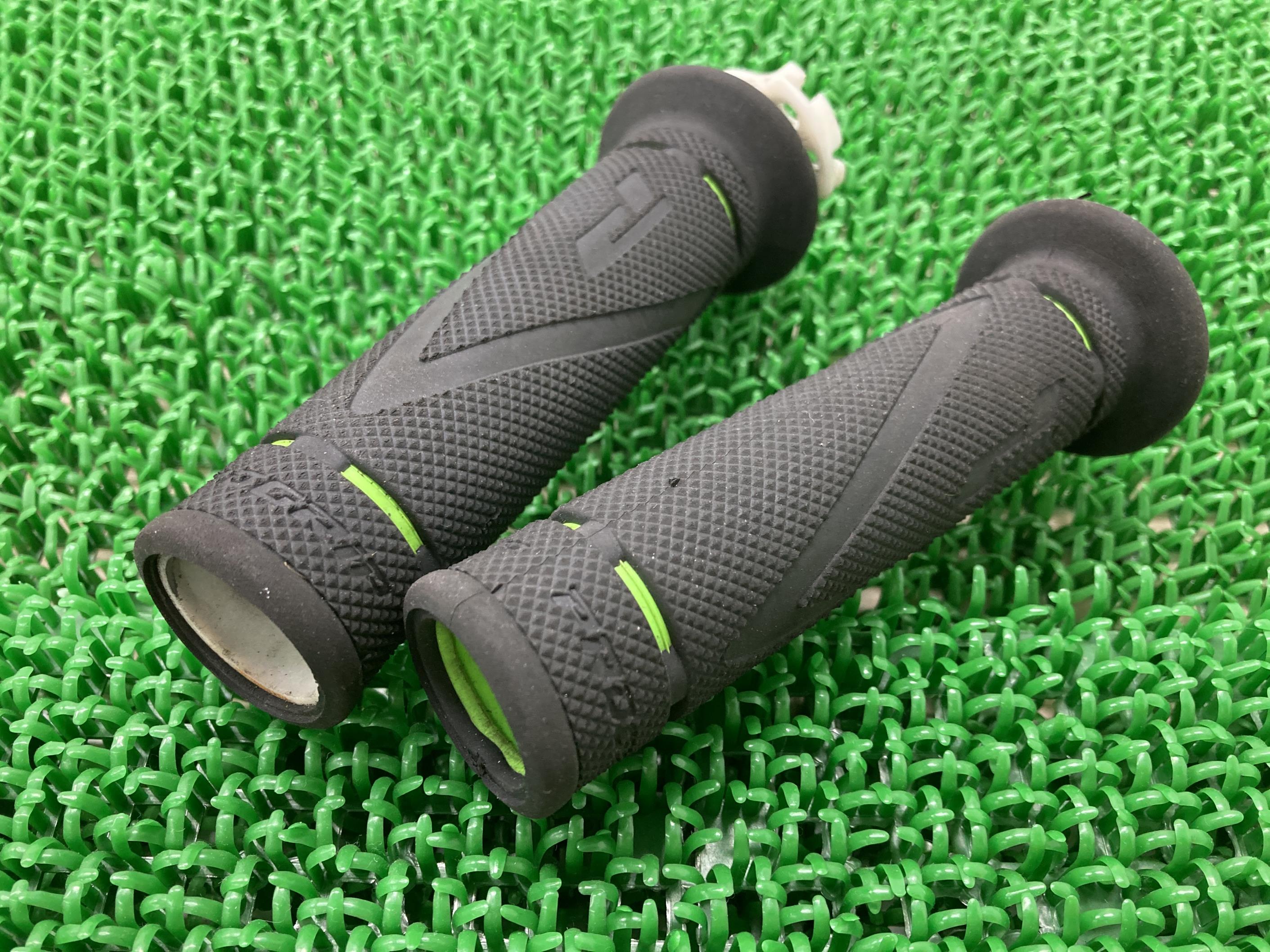 デイトナ製ハンドルグリップ左右社外バイク部品プログリップPROGRIP22.2φ破れ無し品薄希少品【中古】 95