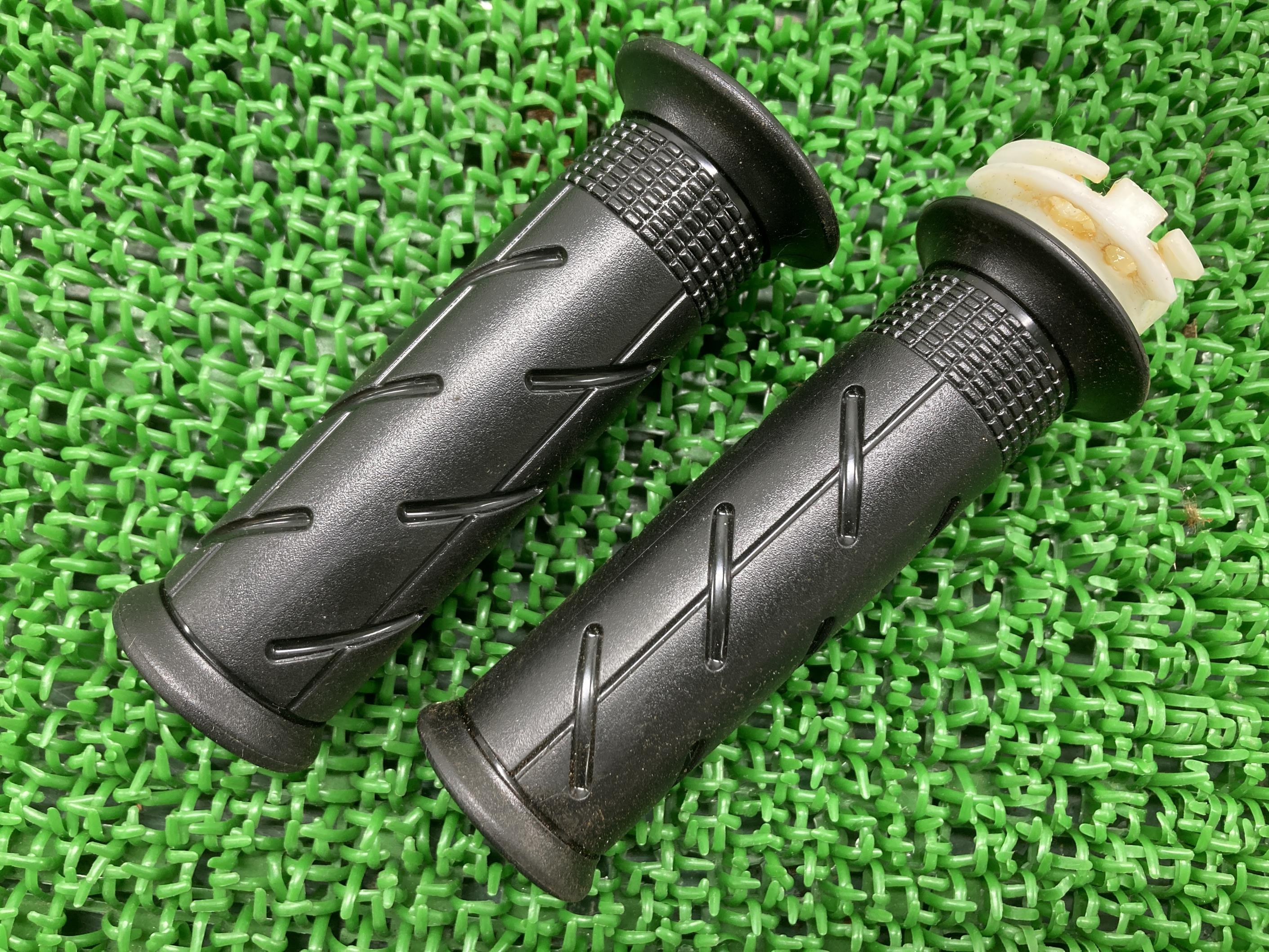 PCX160ハンドルグリップ左右KF47-1007***ホンダ純正バイク部品2021年式外しKF47破れ無し品薄希少品スロットルカラー車検Genuine【中古】...