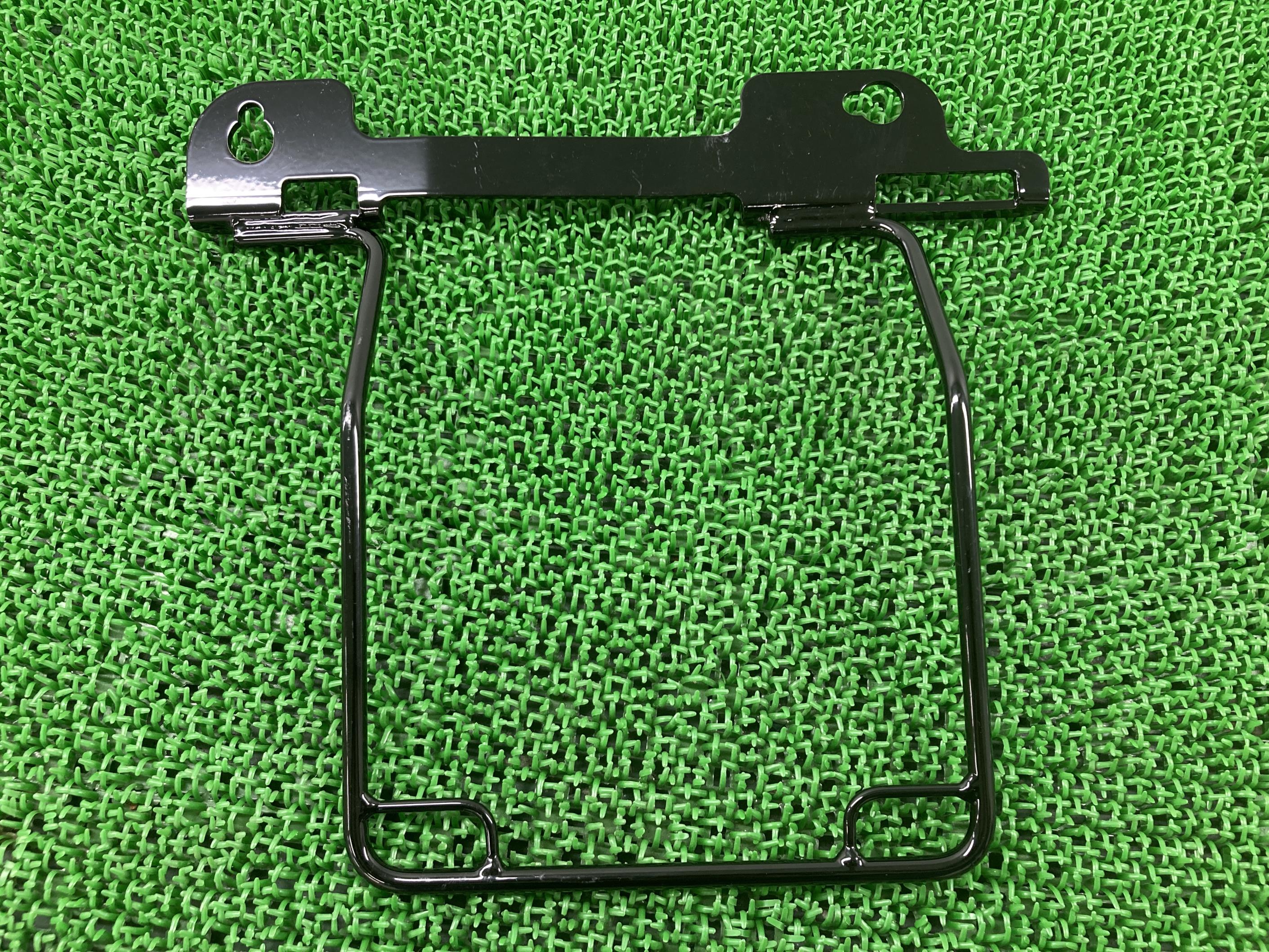 キジマ製FXBB1750サドルバッグサポート左社外バイク部品ハーレーソフテイルストリートボブ曲がり無し品薄希少品【中古】 94