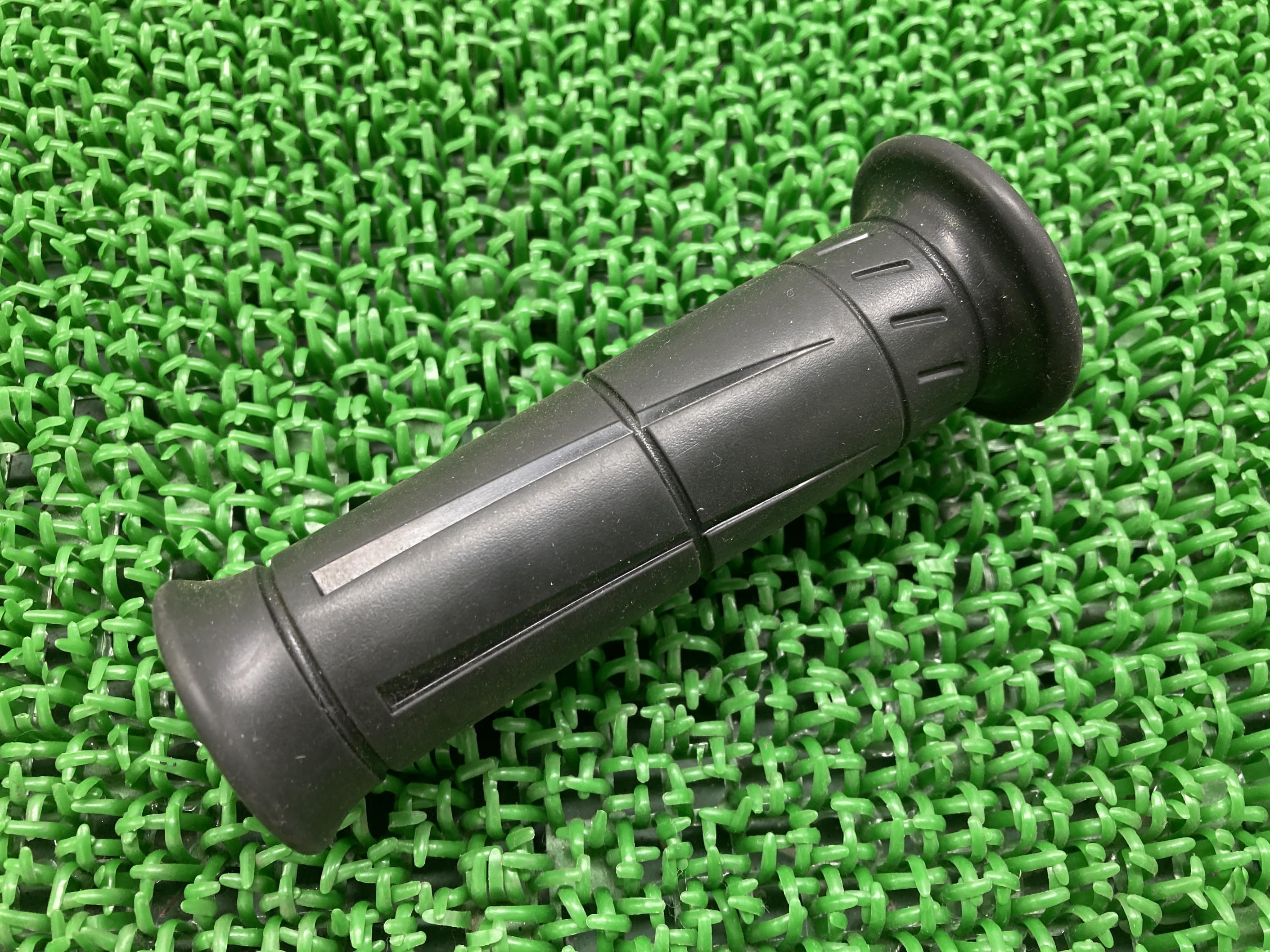 ゼファー1100ハンドルグリップ右カワサキ純正バイク部品ZR1100AZRT10A破れ無し品薄希少品車検Genuine【中古】 60