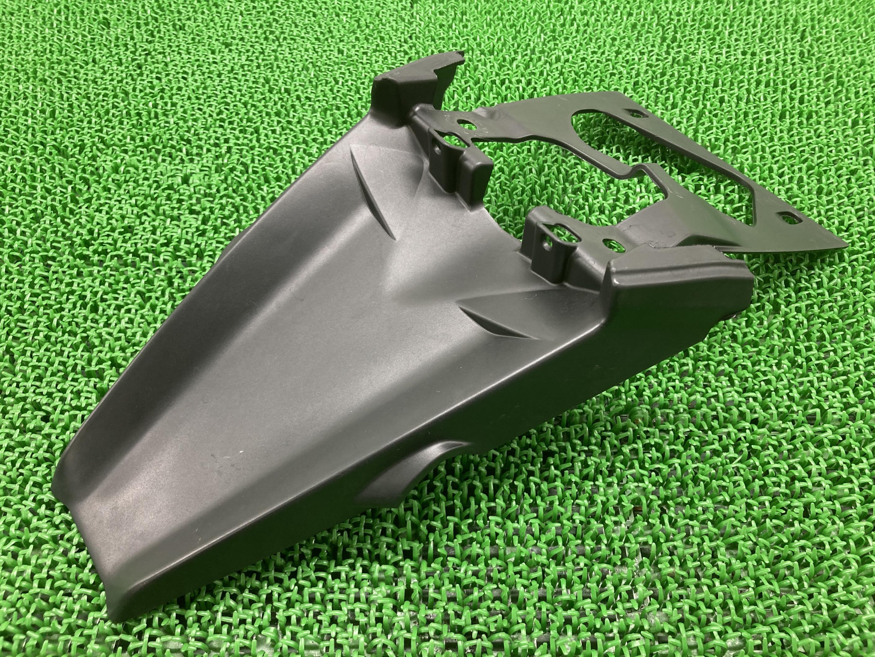 M1100EVO リアフェンダー ドゥカティ 純正 バイク 部品 モンスター 割れ欠け無し 品薄 希少品 車検 Genuine 【中古】 68