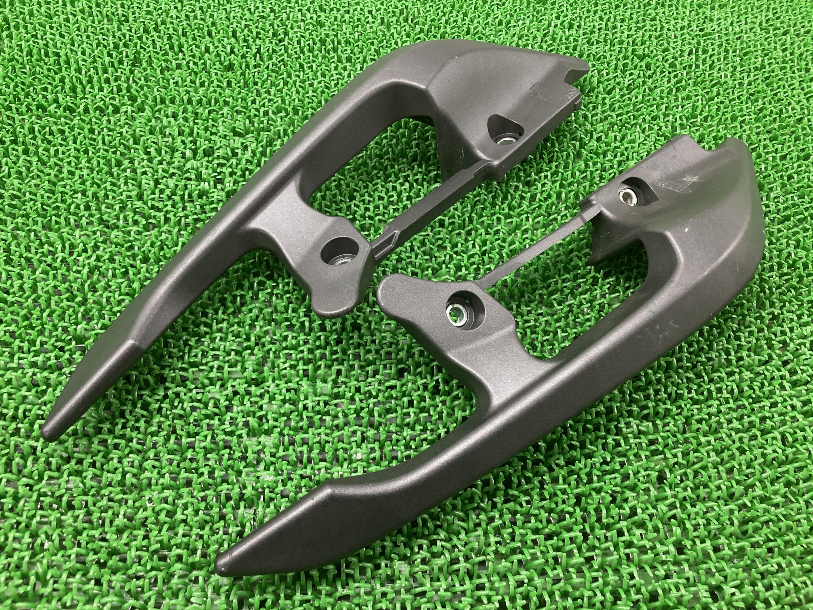 NC700X グラブバー 左右 ガンM ホンダ 純正 バイク 部品 RC63 割れ欠け無し 希少品 品薄 タンデムグリップ 車検 Genuine 【中古】 61(2)