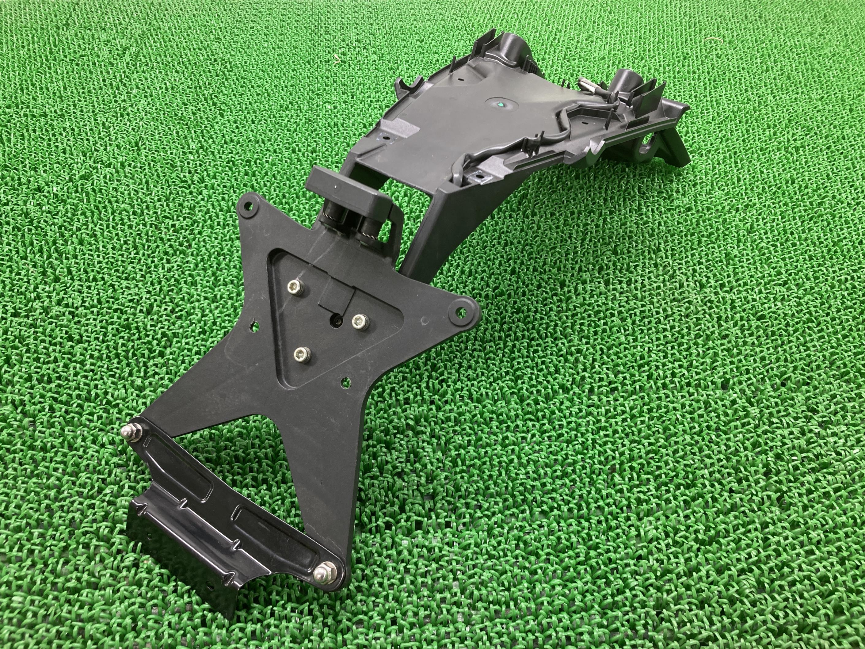 M1100EVO リアフェンダー ドゥカティ 純正 バイク 部品 モンスター ナンバーステー ナンバー灯 割れ欠け無し 車検 Genuine 【中古】 88