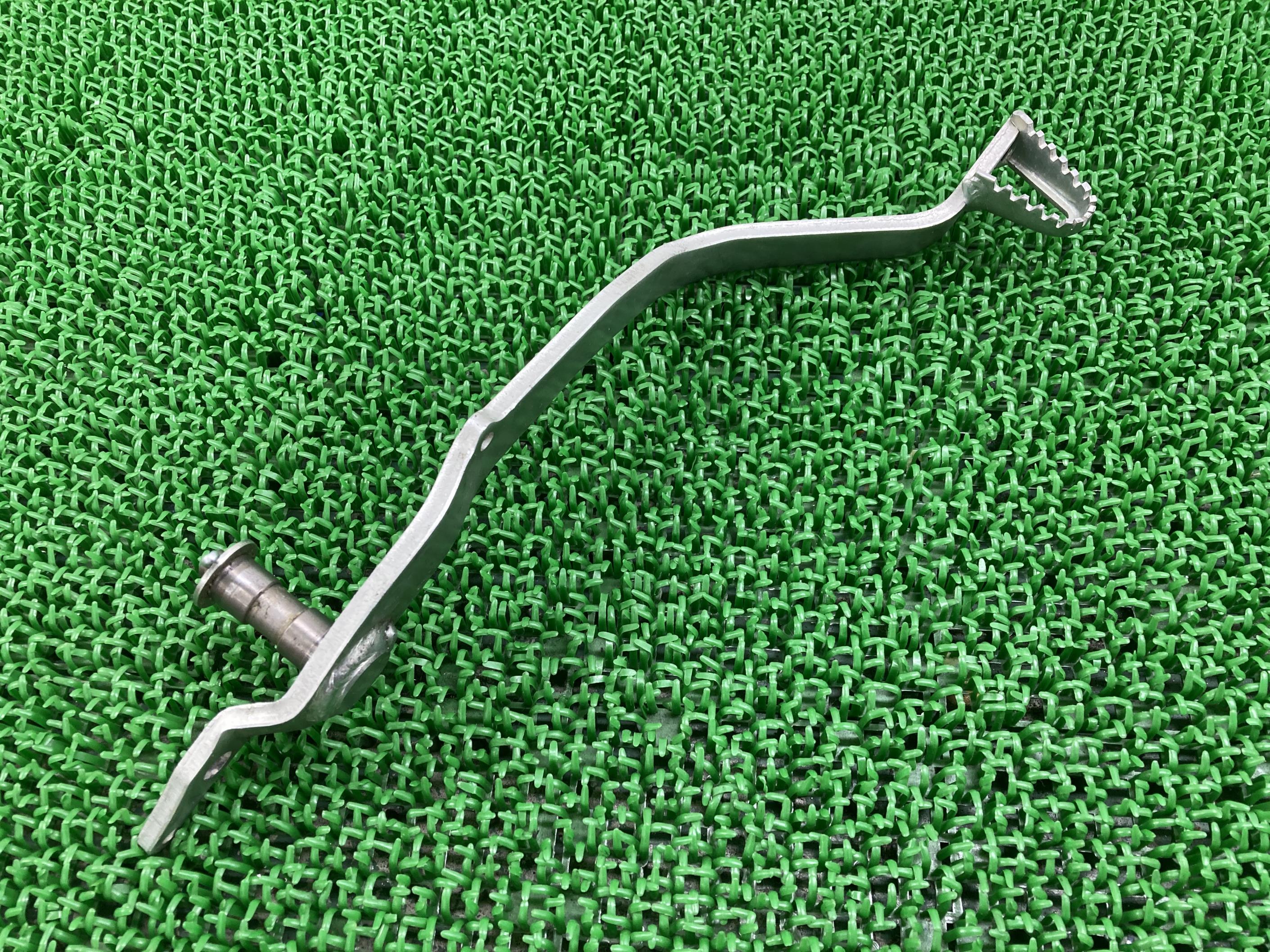 KLX125Dトラッカー125ブレーキペダルカワサキ純正バイク部品LX125CLK125D曲がり無し品薄希少品車検Genuine【中古】 17