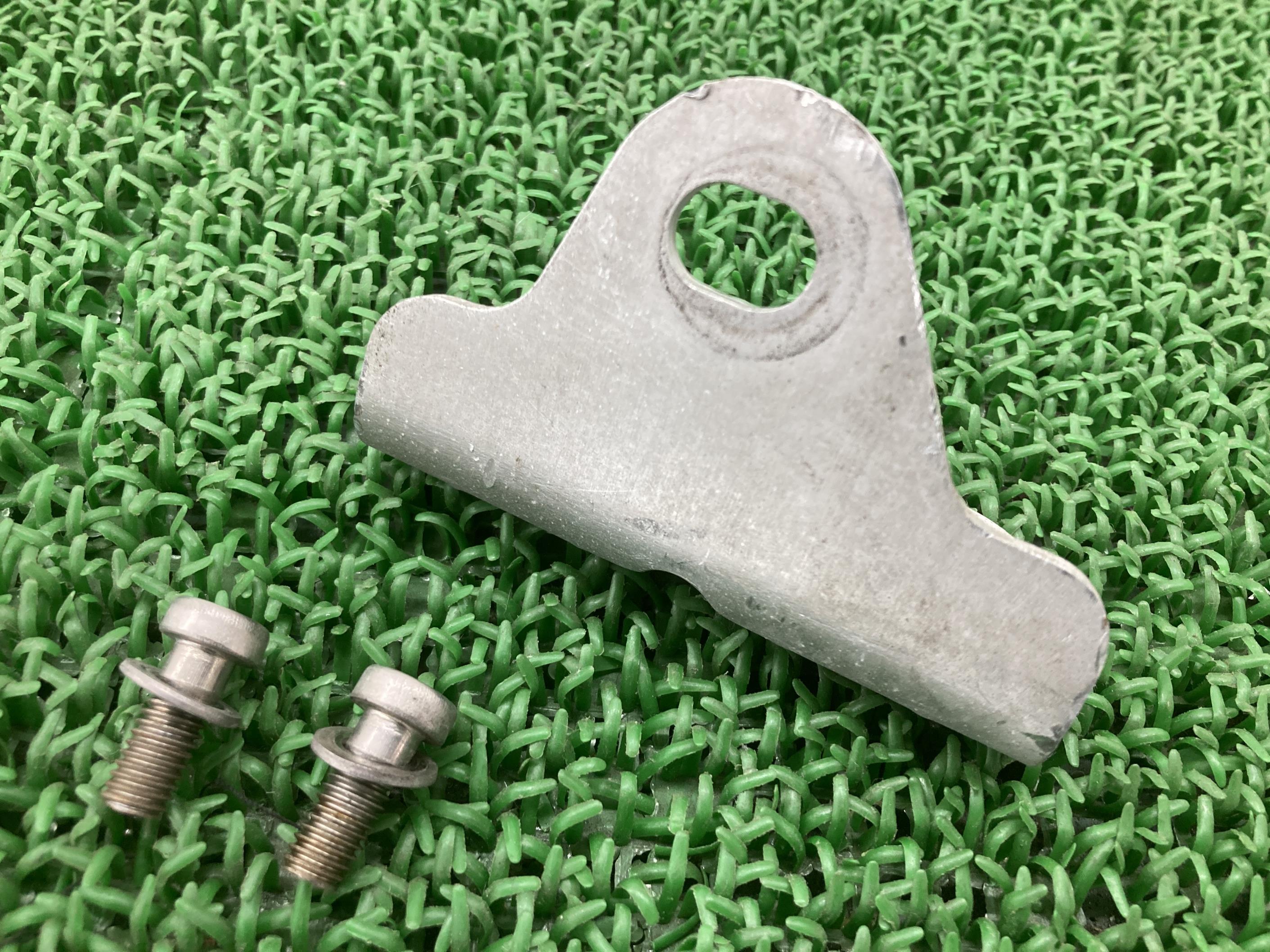 M400マフラーステー右ドゥカティ純正バイク部品モンスターM800MS2RM1000M620車検Genuine【中古】