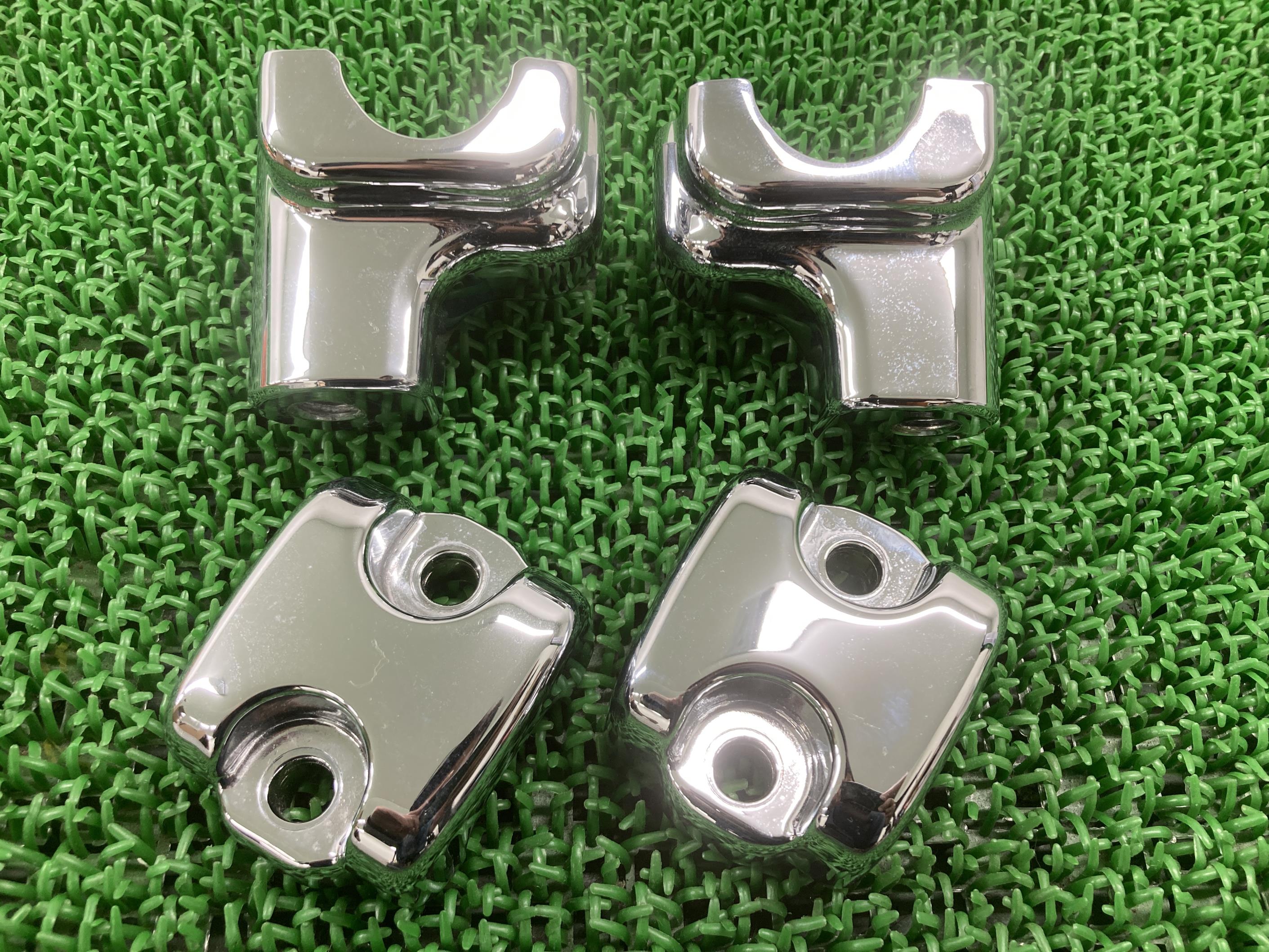 FLFBS1870ハンドルポスト左右ハーレー純正バイク部品ファットボーイ114ソフテイルハンドルクランプ1.25インチコンディション良好車検Genuine【中古...