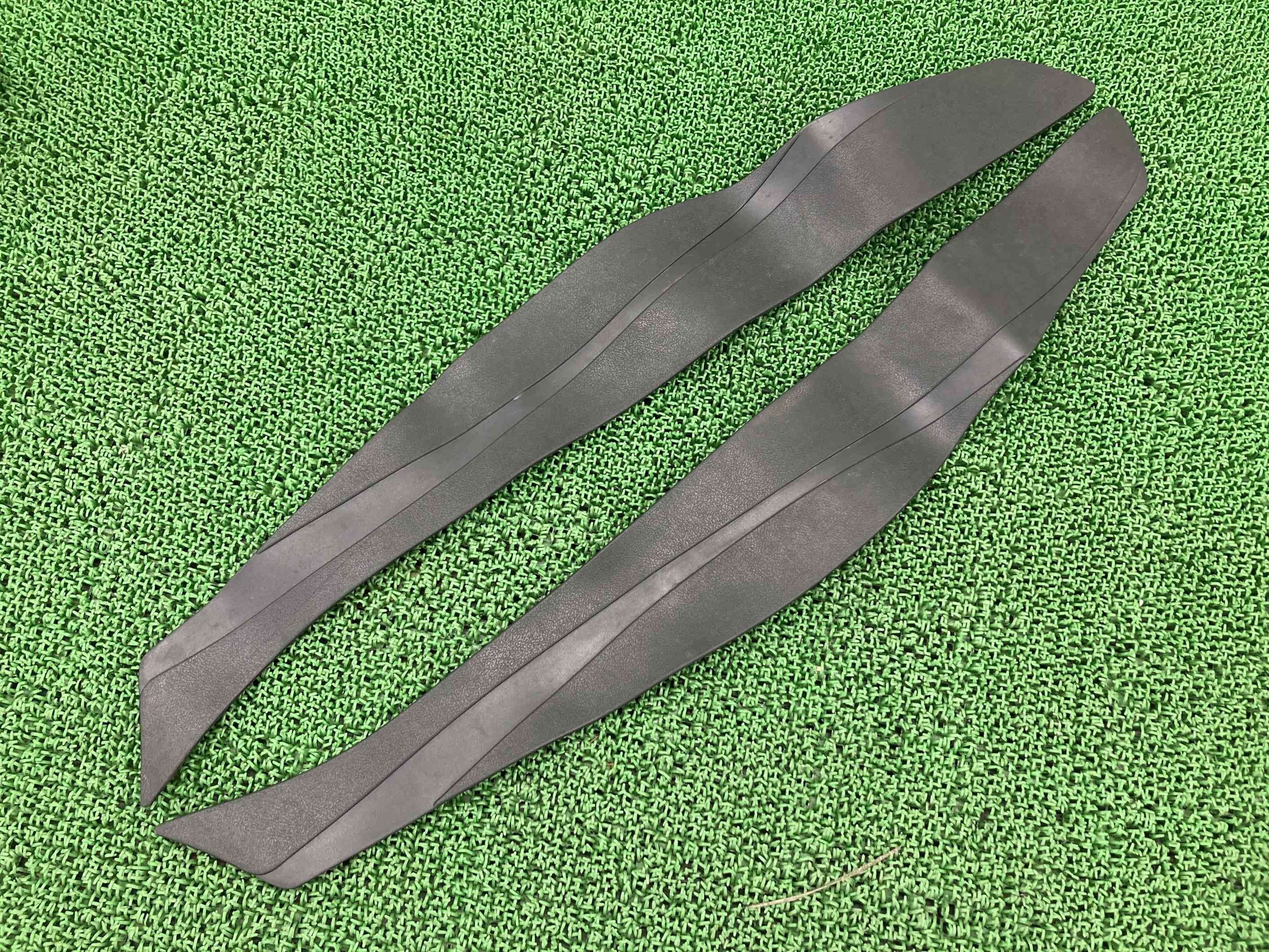 マジェスティ ステップラバー 左右 ヤマハ 純正 バイク 部品 SG03J フロアマット 破れ無し コンディション良好 品薄 希少品 車検 Genuine 【中...