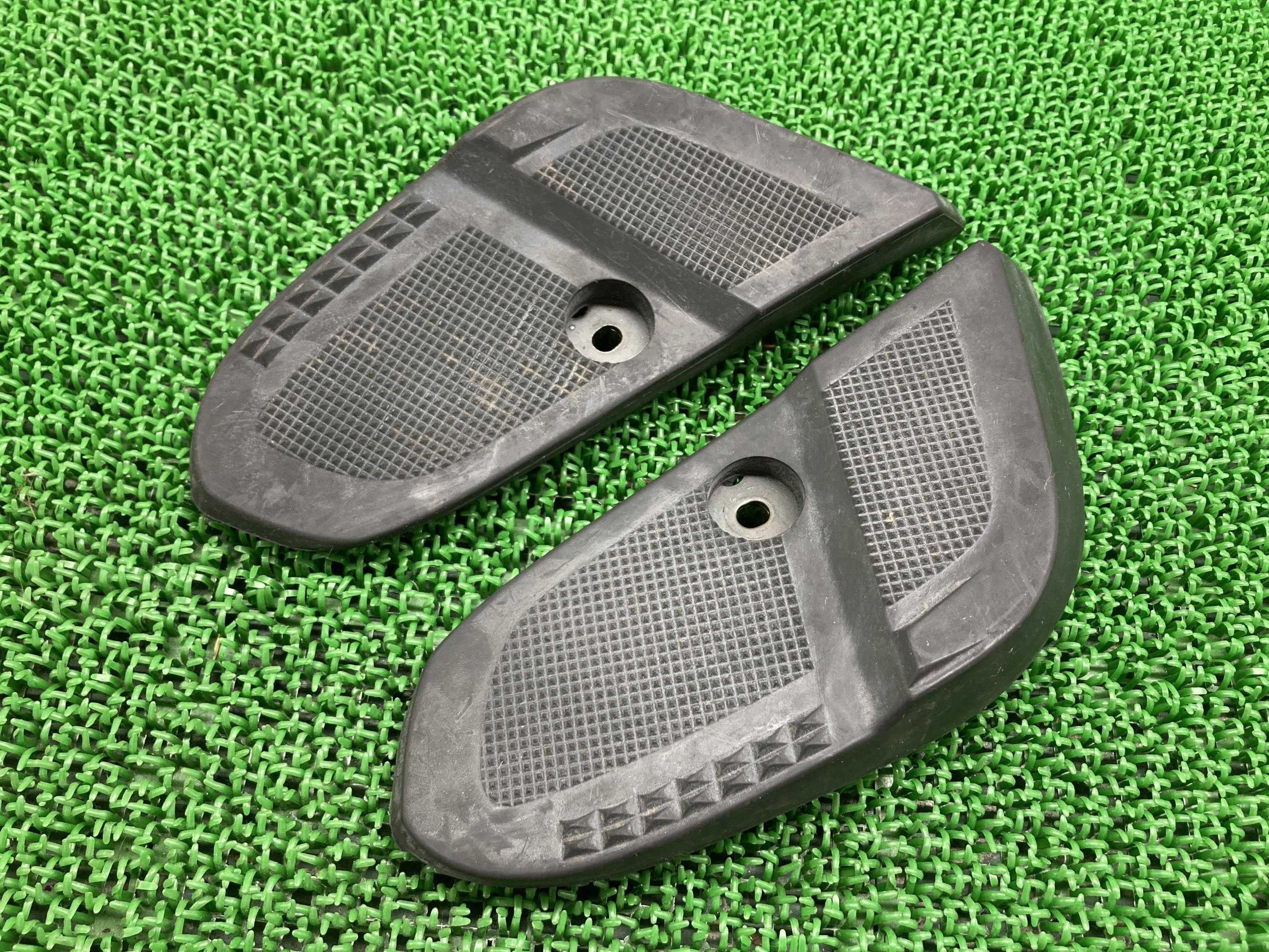 マジェスティ タンデムステップ 左右 ヤマハ 純正 バイク 部品 SG03J 破れ無し 品薄 希少品 車検 Genuine 【中古】 iO