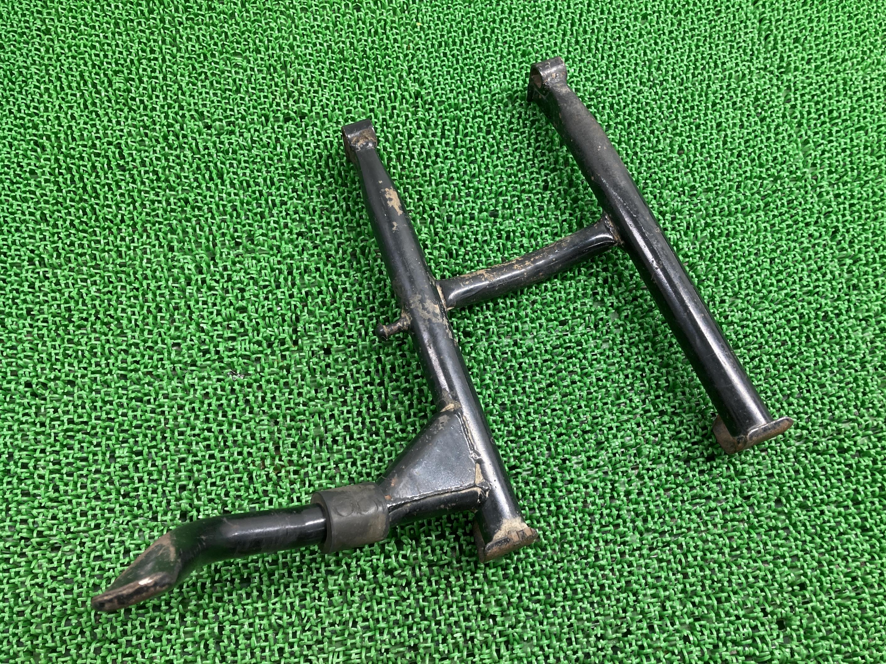 Z400GPセンタースタンドカワサキ純正バイク部品Z400M曲がり無し品薄希少品車検Genuine【中古】 35