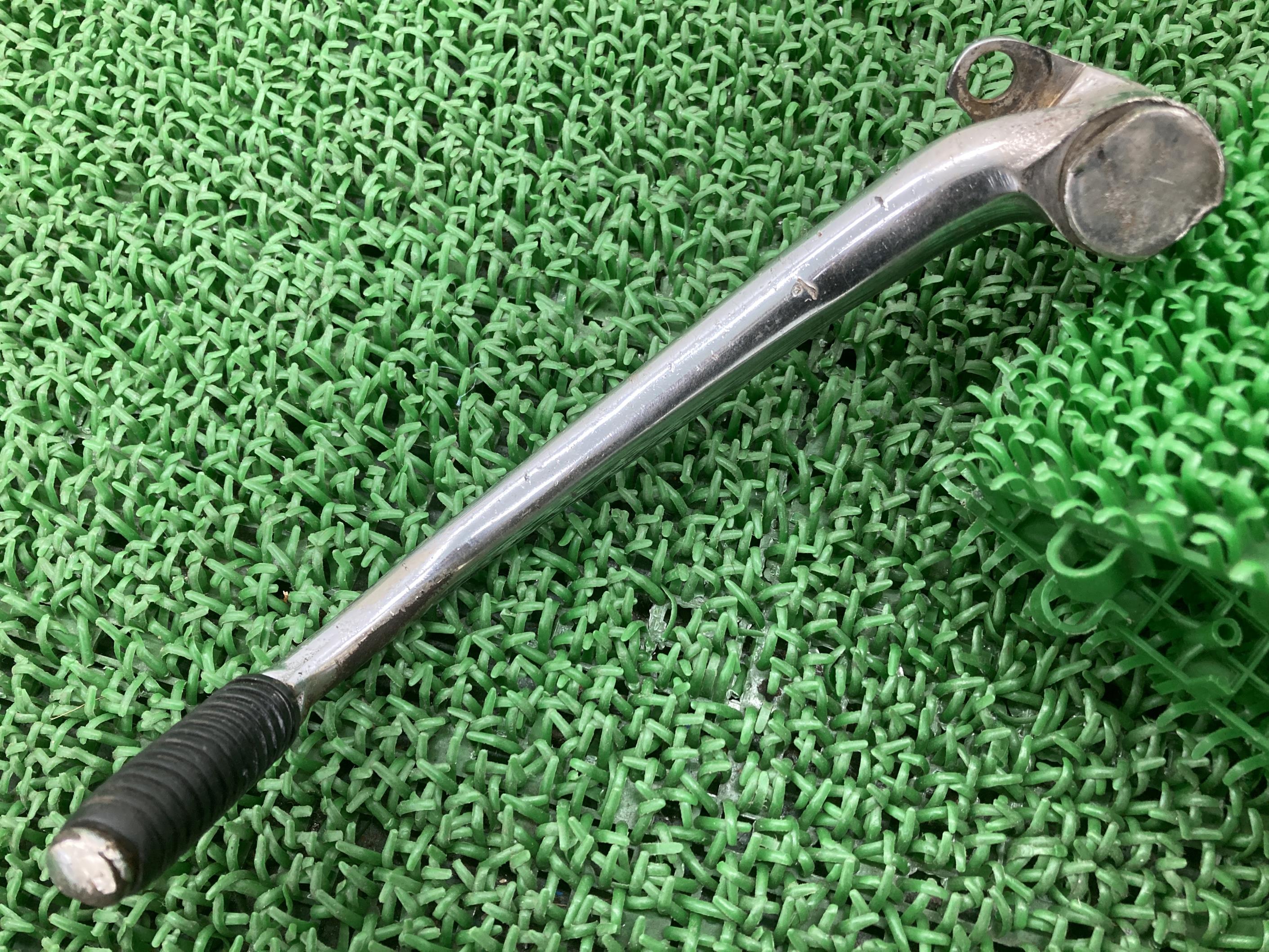 250SSシフトペダルS1F-24***カワサキ純正バイク部品1976年式外しS1FMachマッハ1当時物ペイント素材に車検Genuine【中古】 74