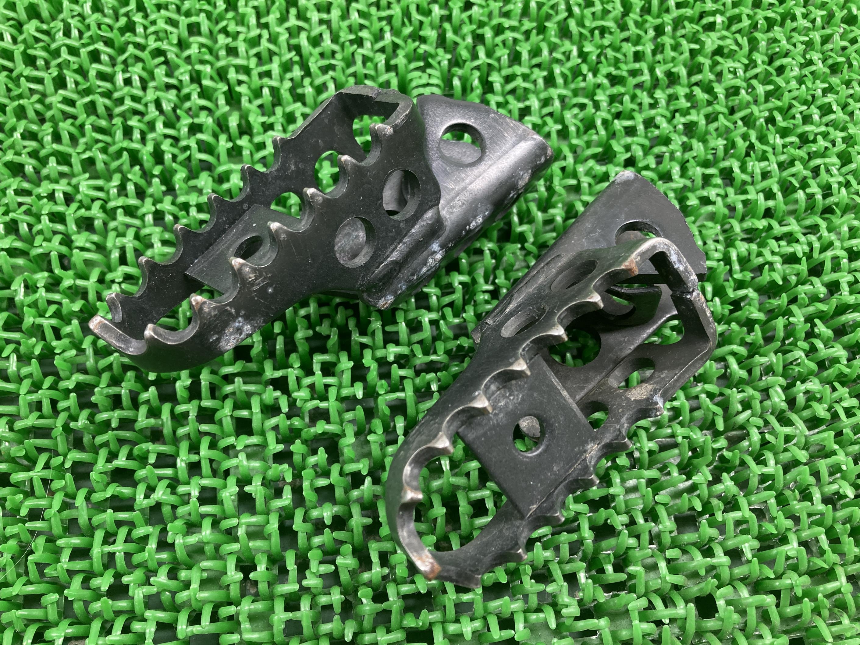 トリッカーステップペグ左右ヤマハ純正バイク部品DG10JDG16JXG250曲がり無し品薄希少品車検Genuine【中古】 58