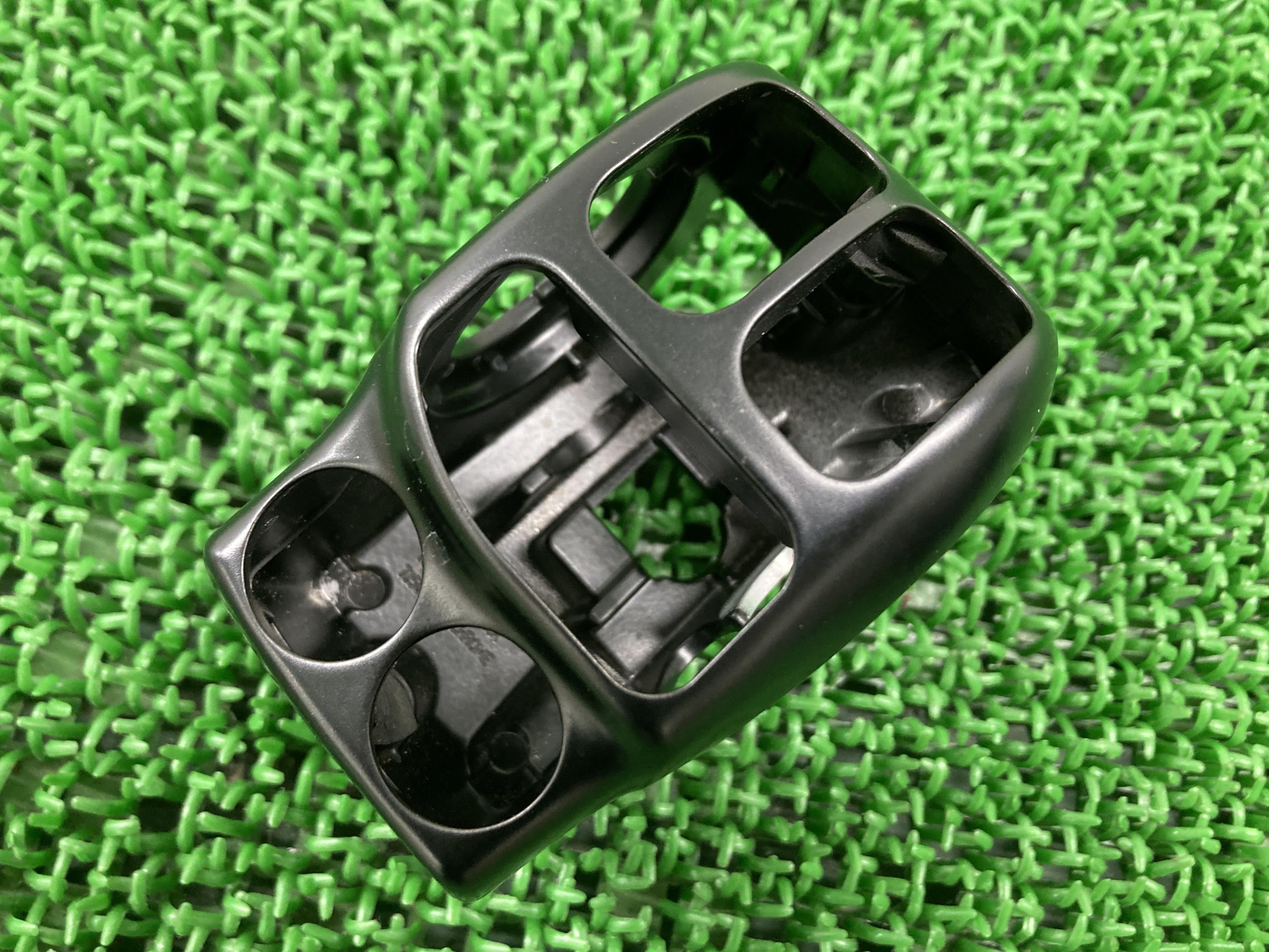 ツーリング ハンドルスイッチボックス 左 ハーレー 純正 バイク 部品 14年〜 スイッチハウジング コンディション良好 FLHX 車検 Genuine 【中古...