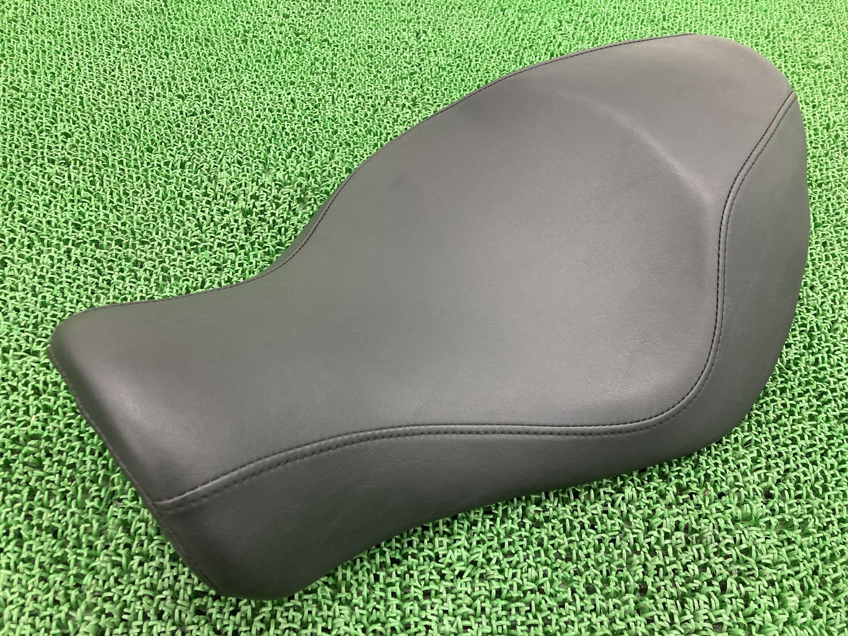 XL883L シート ハーレー 純正 バイク 部品 スポーツスター 883ロー ノーマルソロシート コンディション良好 車検 Genuine 【中古】 29