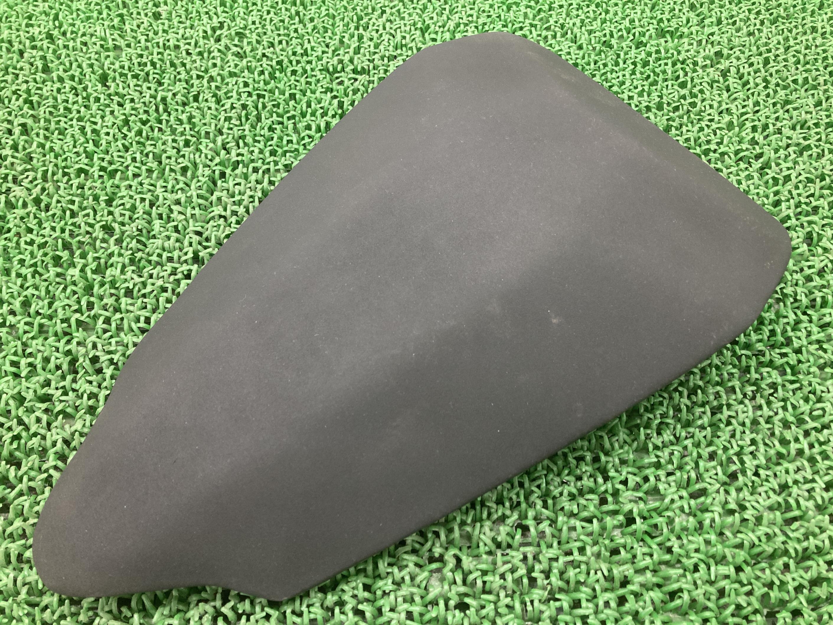 1299パニガーレ タンデムシート ZDMH905JAFB002*** ドゥカティ 純正 バイク 部品 修復素材や張替えベースに 品薄 希少品 車検 Genuine 【中古】 15