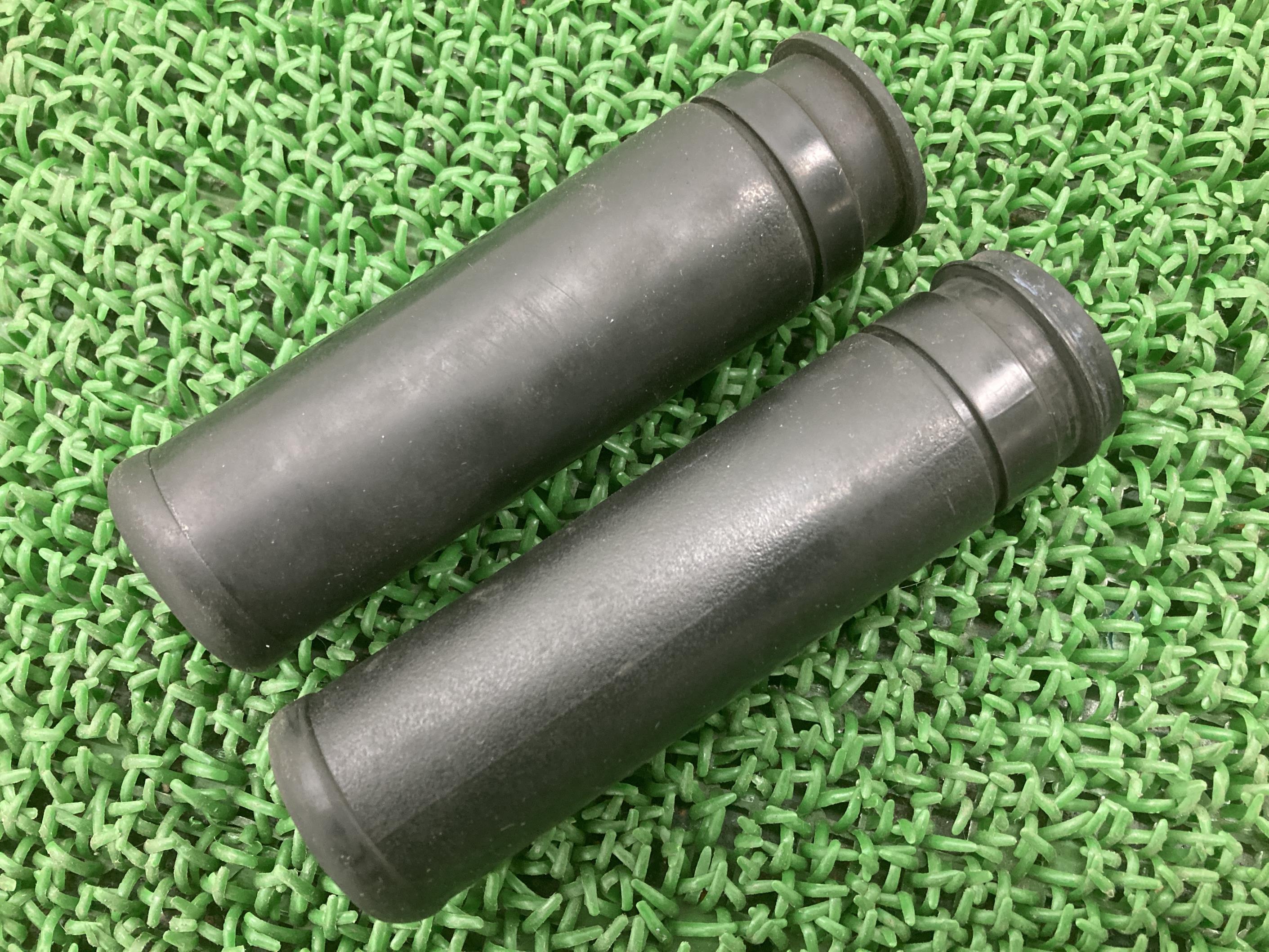 ハンドルグリップ左右ハーレー純正バイク部品ソフテイルダイナツーリング電子スロットル用破れ無し品薄車検Genuine【中古】