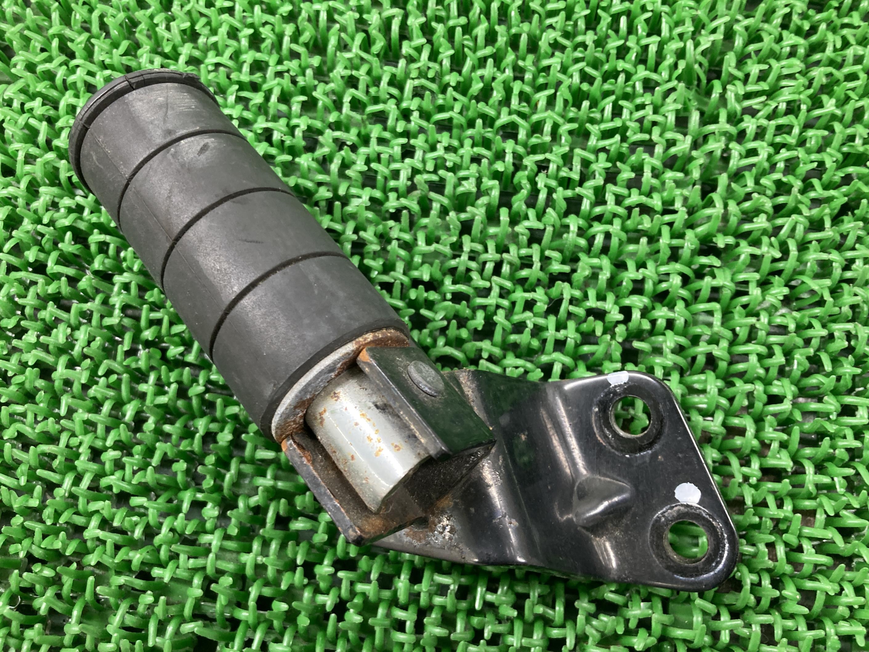 イントルーダークラシック400タンデムステップ右スズキ純正バイク部品VK54A曲がり無し品薄希少品車検Genuine【中古】 57