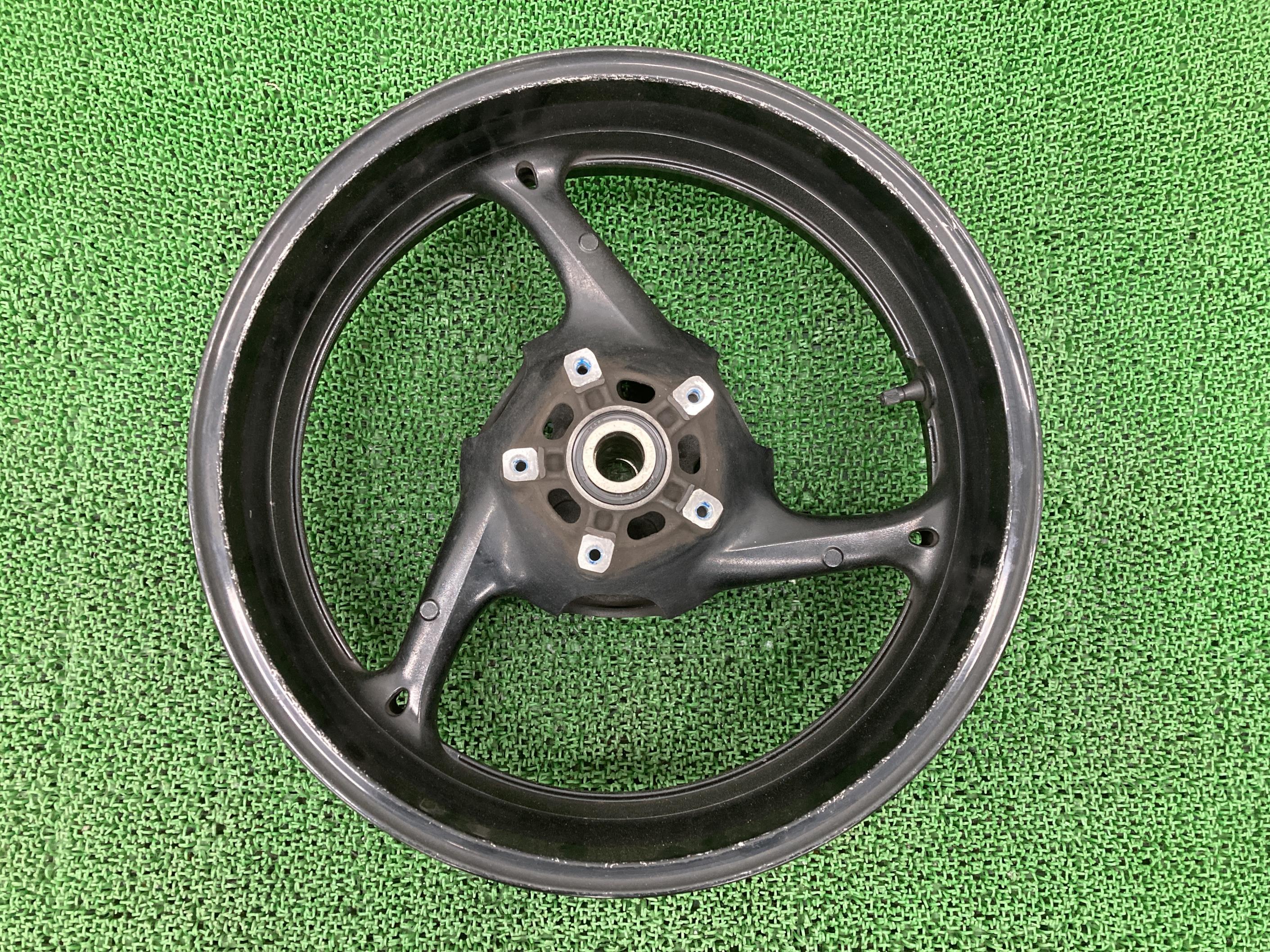 GSX-R750 リアホイール JS1GR7LA582103*** スズキ 純正 バイク 部品 GR7LA 17×5.50 曲がり無し 品薄 希少品 車検 Genuine 【中古】