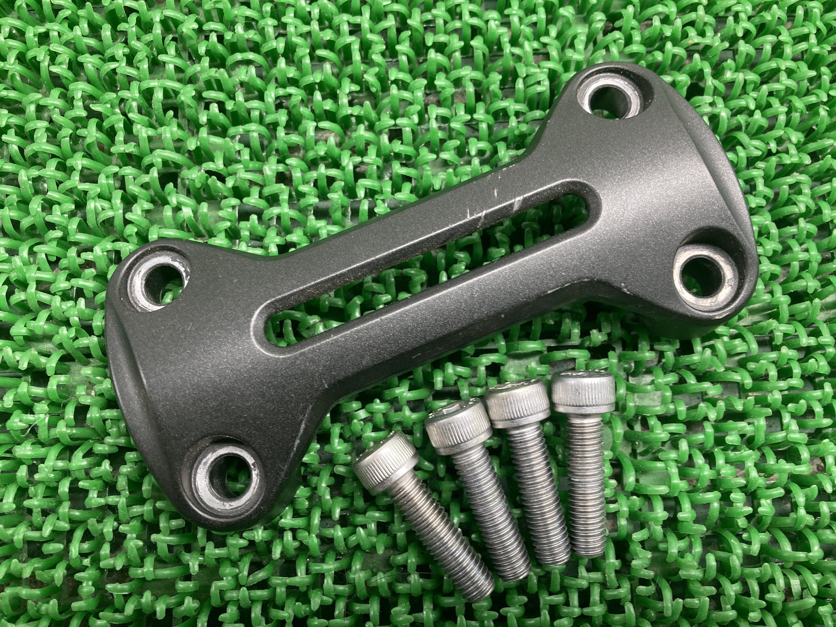 Z900RS ハンドルポストカバー カワサキ 純正 バイク 部品 ZR900C ハンドルクランプ コンディション良好 曲がり無し 品薄 車検 Genuine 【...