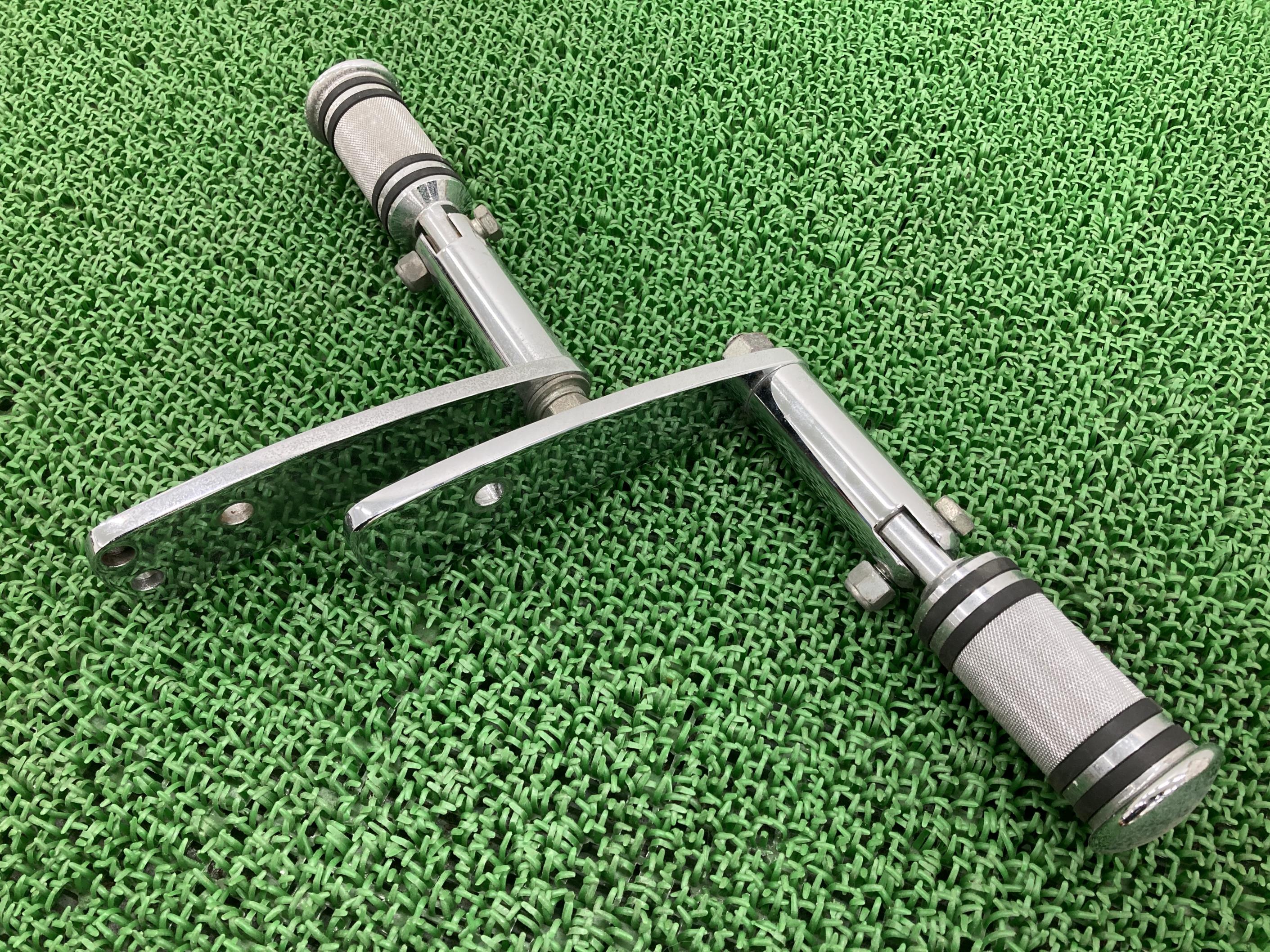 ダイナハイウェイペグ左右ハーレー純正バイク部品オプション91年〜17年ダイナアジャスタブル修復素材に曲がり無し車検Genuine【中古】 41