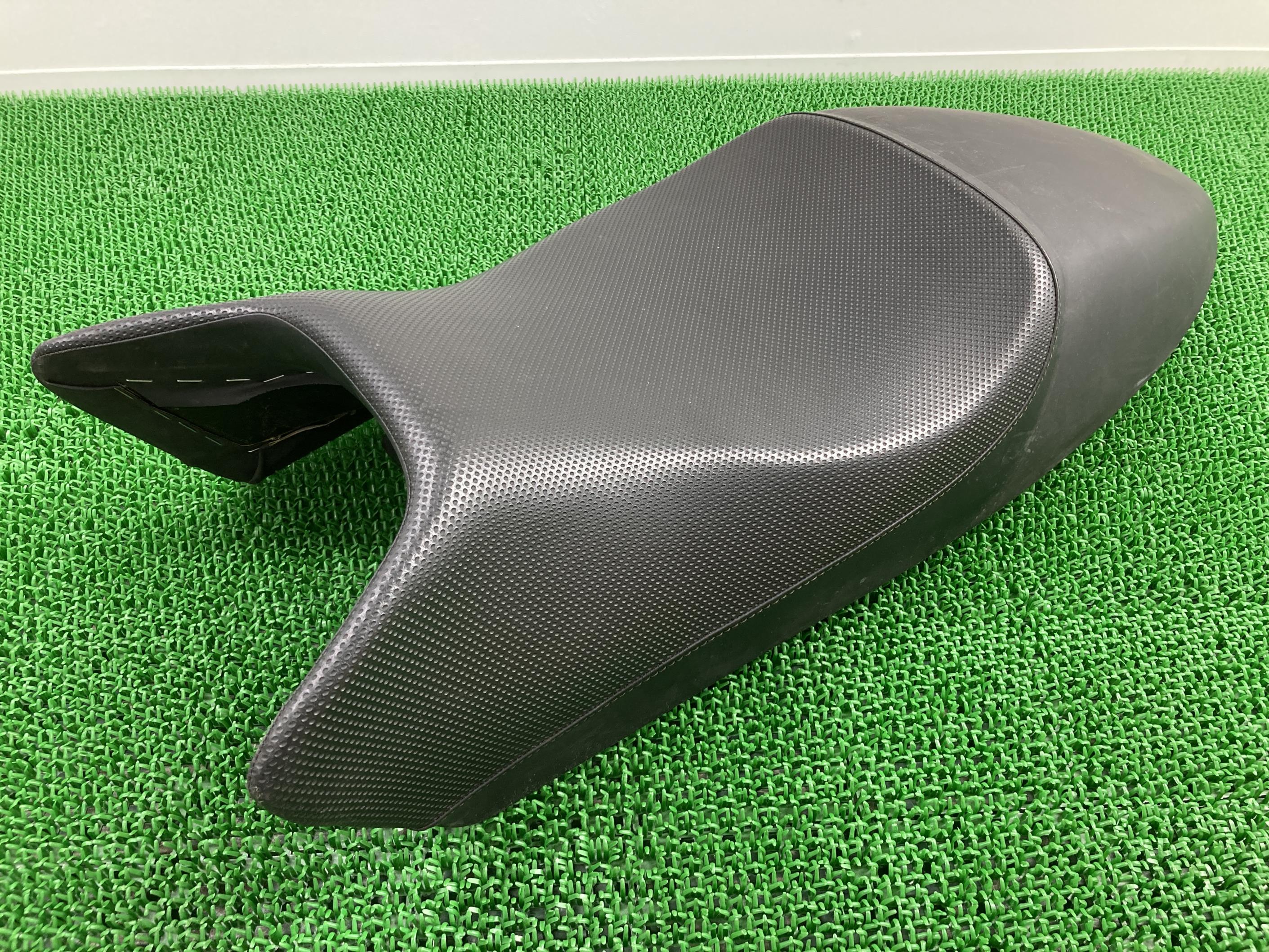 モンスター620シートドゥカティ純正バイク部品M620破れ無し品薄希少品ノンスリップシート車検Genuine【中古】 9