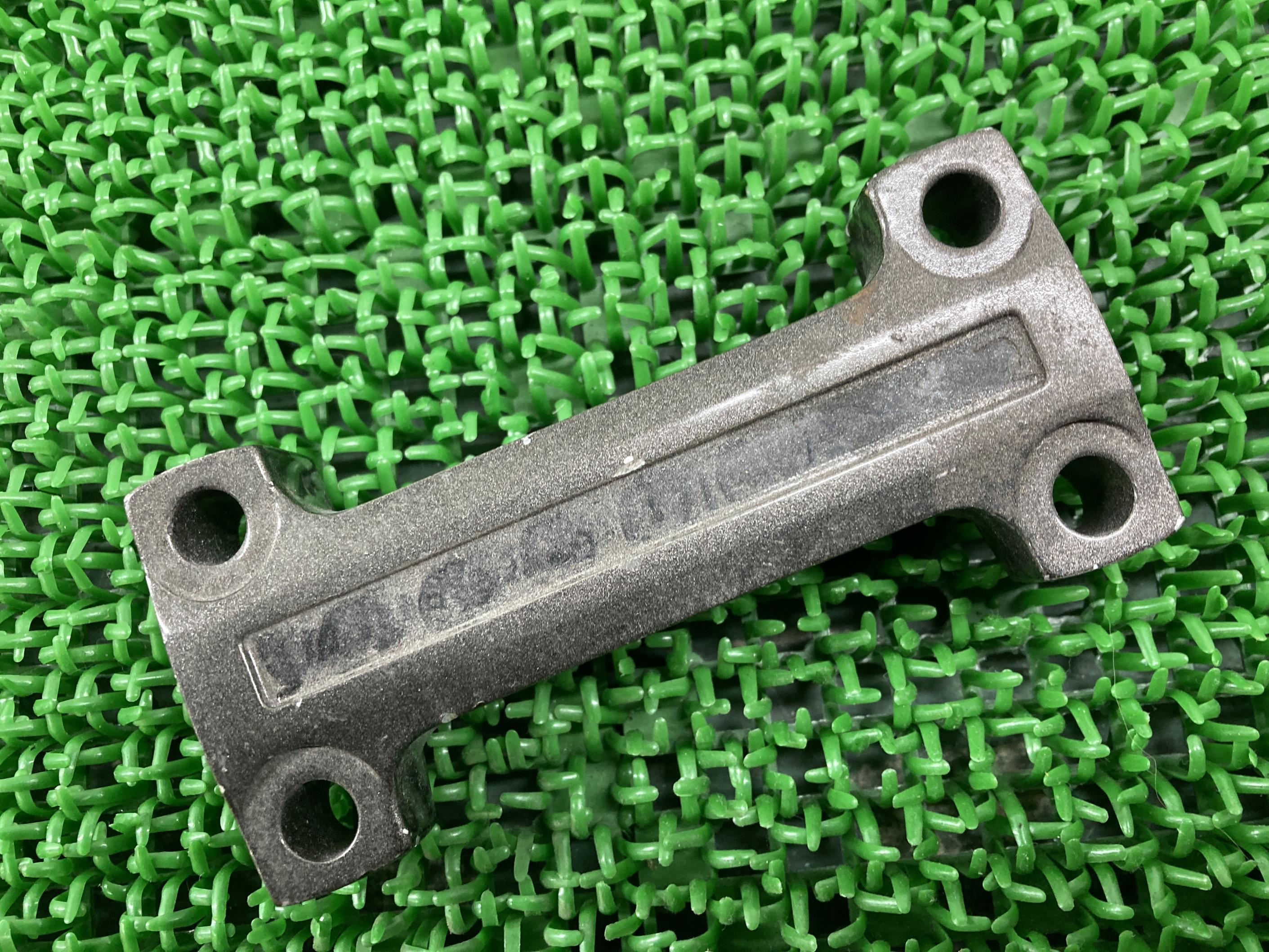 ZRX1200R ハンドルポスト カワサキ 純正 バイク 部品 ZRT20A ハンドルクランプ 曲がり無し 希少品 品薄 車検 Genuine 【中古】 56