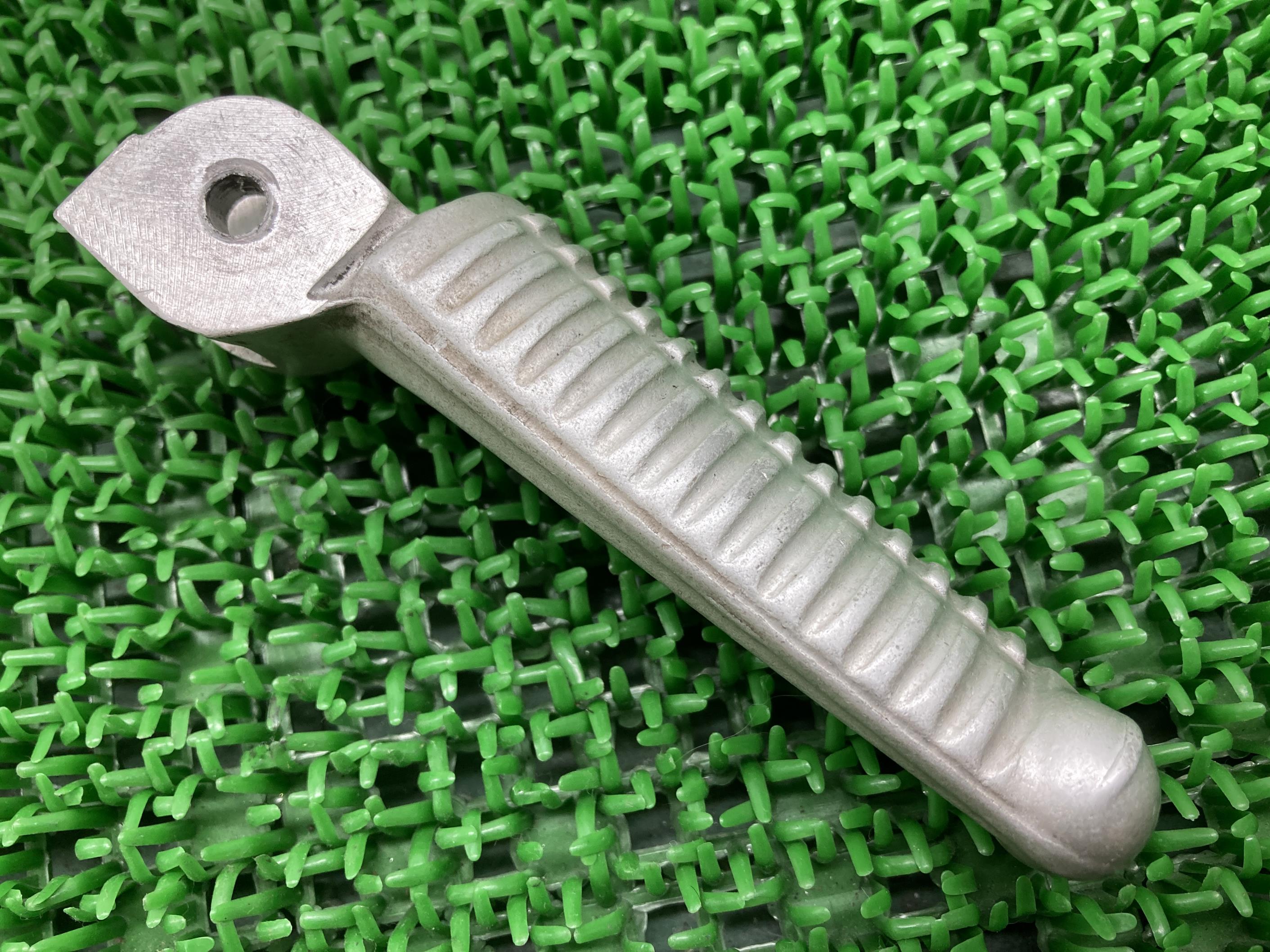 SS1000DS ステップペグ 左 ドゥカティ 純正 バイク 部品 SS900 曲がり無し 品薄 希少品 車検 Genuine 【中古】 78