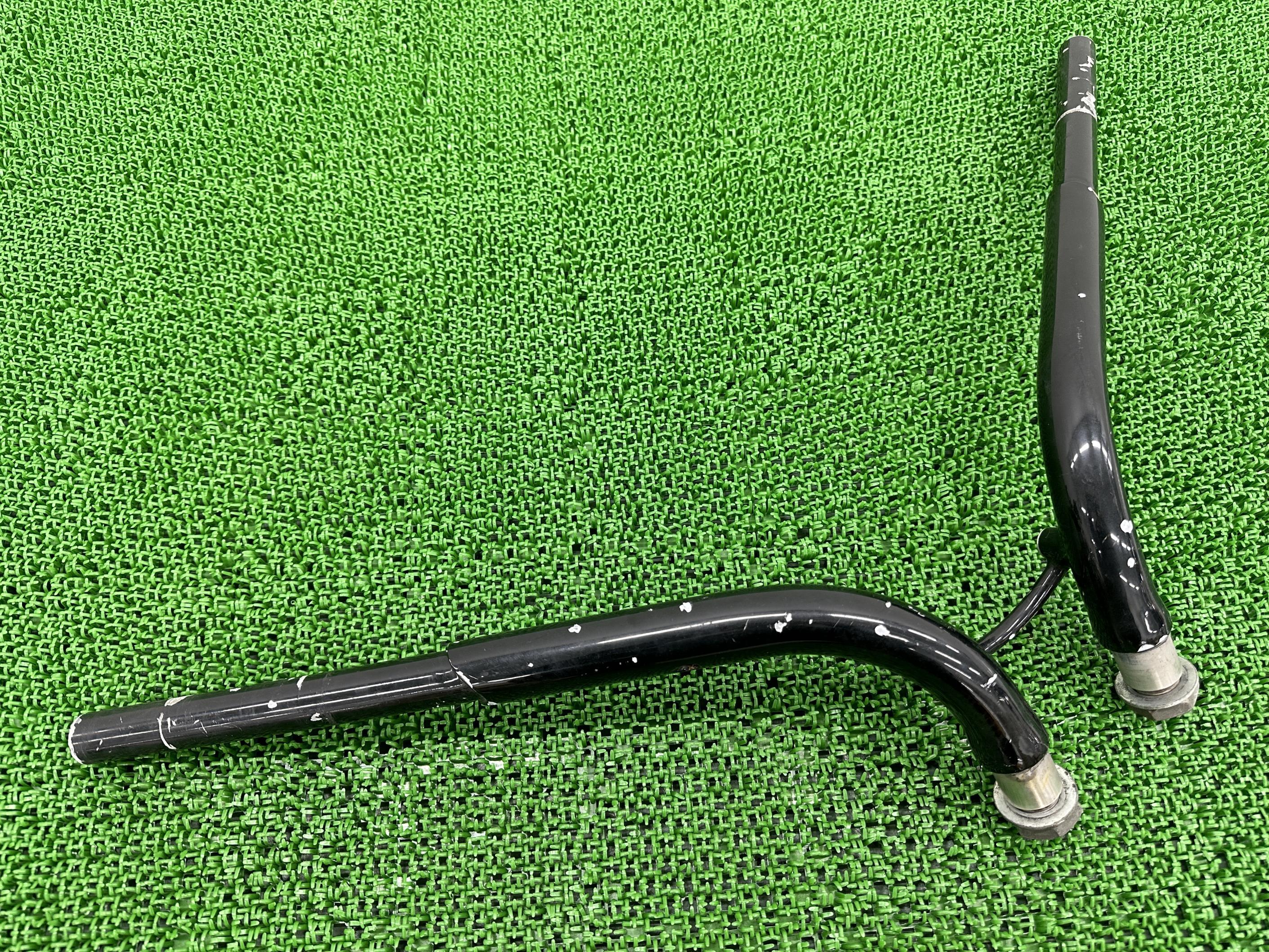 ハーレーハンドル社外バイク部品プルバックライザーファットバーソフテイルブレイクアウト極太カスタム素材やペイント素材に【中古】 0